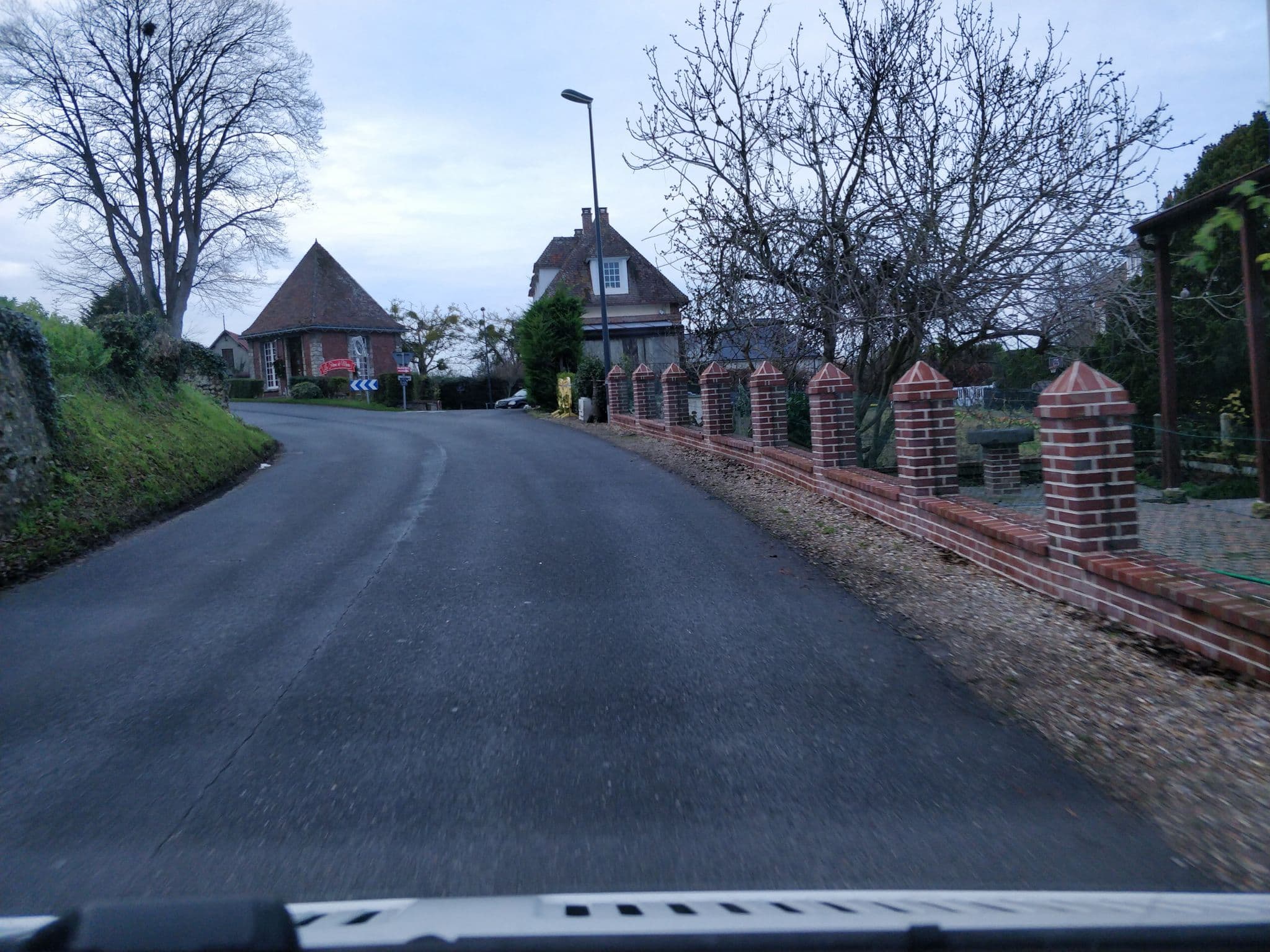 Street view near Tainon Maryvonne, Équemauville — © raymond (CC BY-SA · Mapillary)