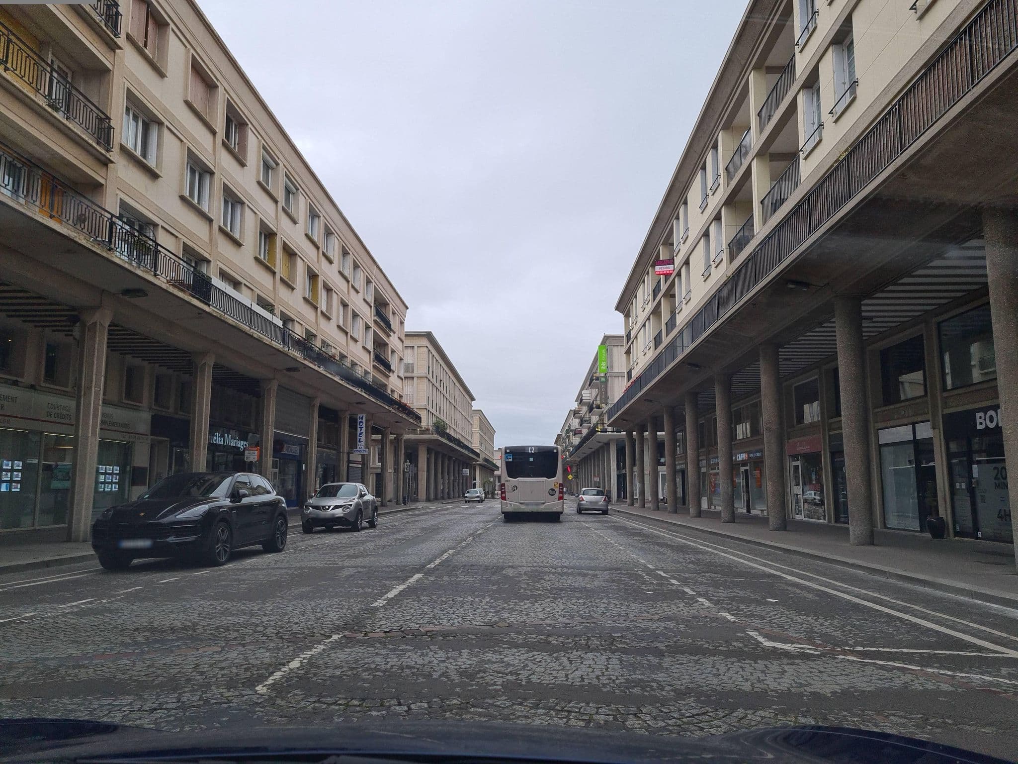 Street view near Le Richelieu, Le Havre — © kino (CC BY-SA · Mapillary)