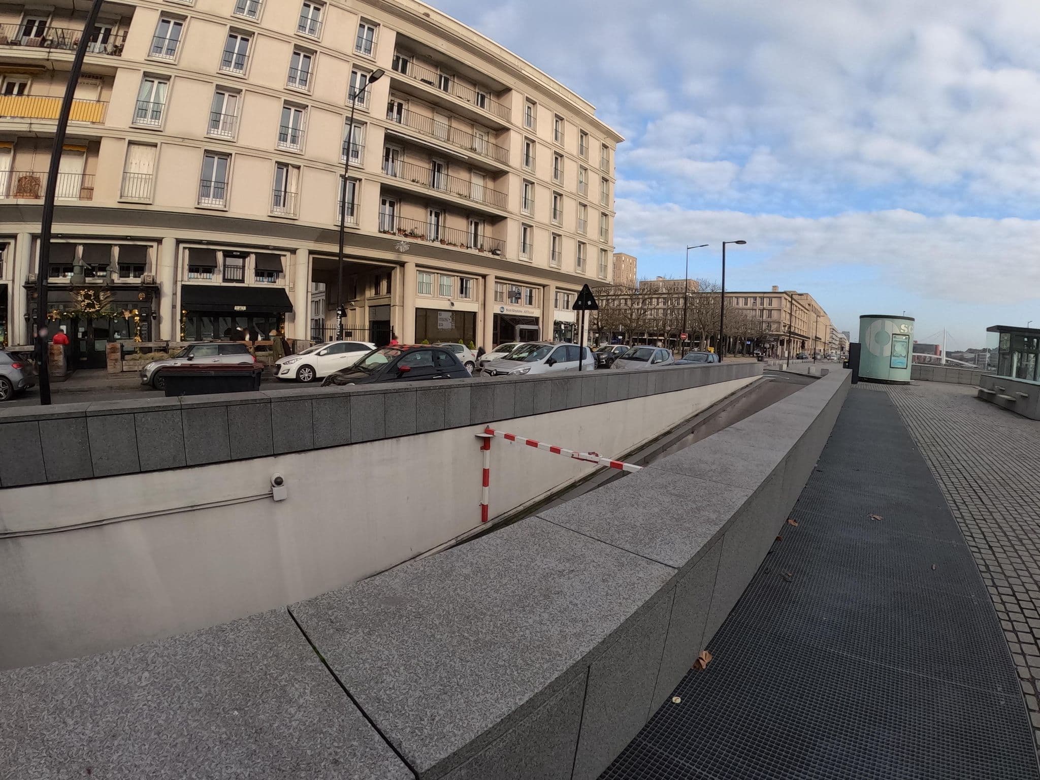 Street view near Citotel Le Richelieux, Le Havre — © filipc (CC BY-SA · Mapillary)