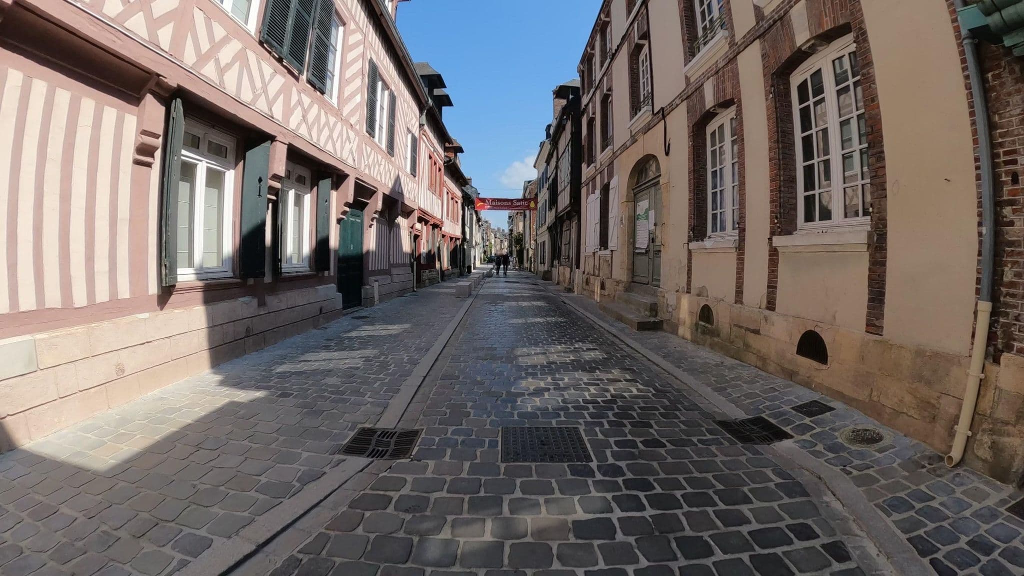 Street view near La Cabane, Honfleur — © Nzau (CC BY-SA · Mapillary)
