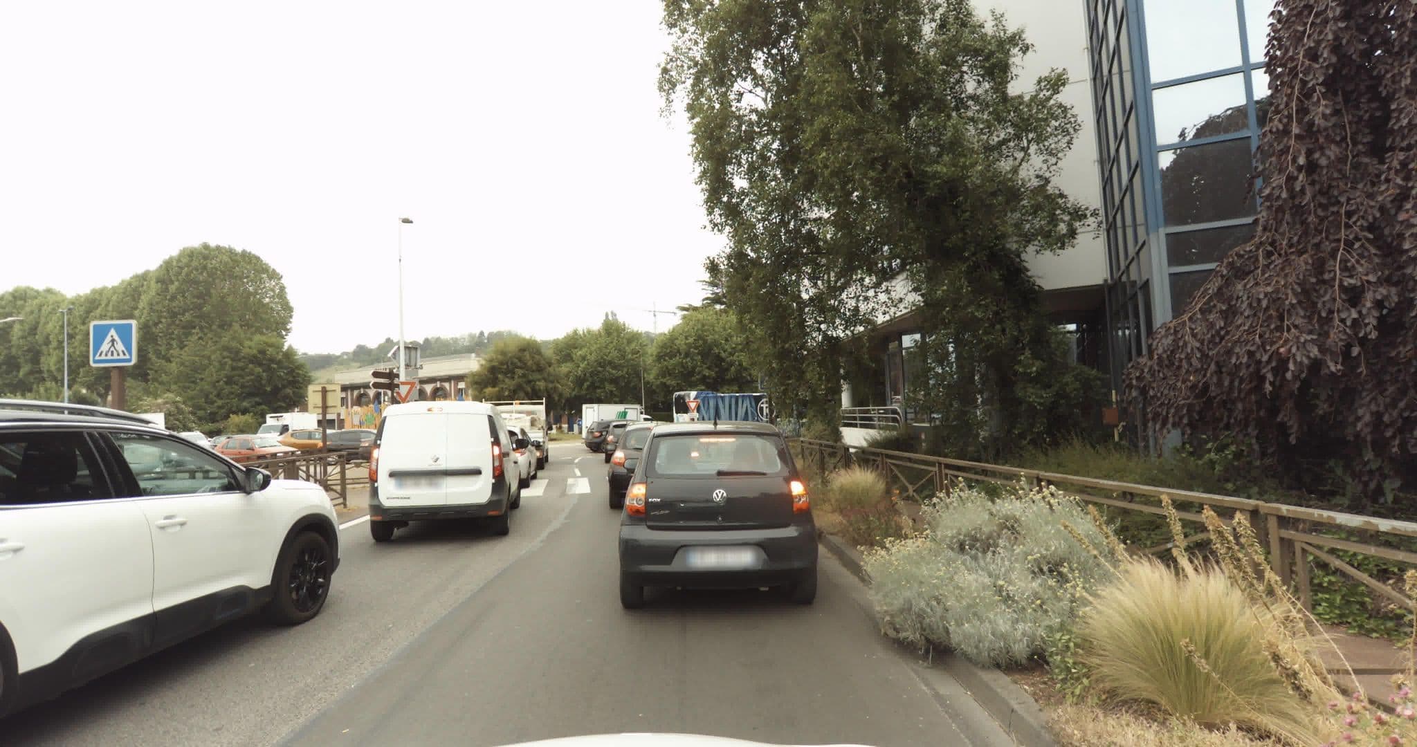 Street view near Best Western Palais des Congrès, Évreux — © sogefi (CC BY-SA · Mapillary)