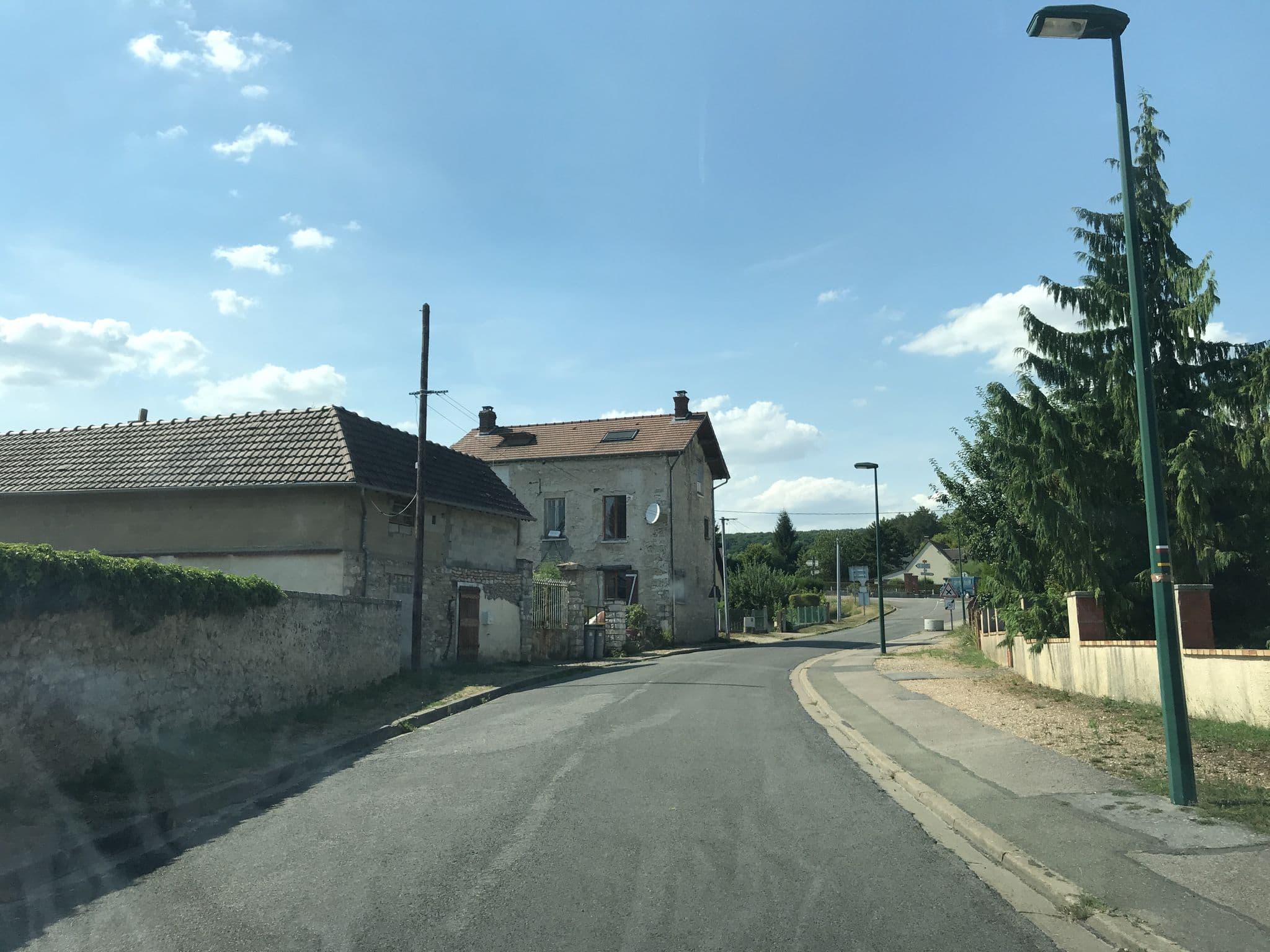 Street view near la roseraie, Gasny — © unmap (CC BY-SA · Mapillary)