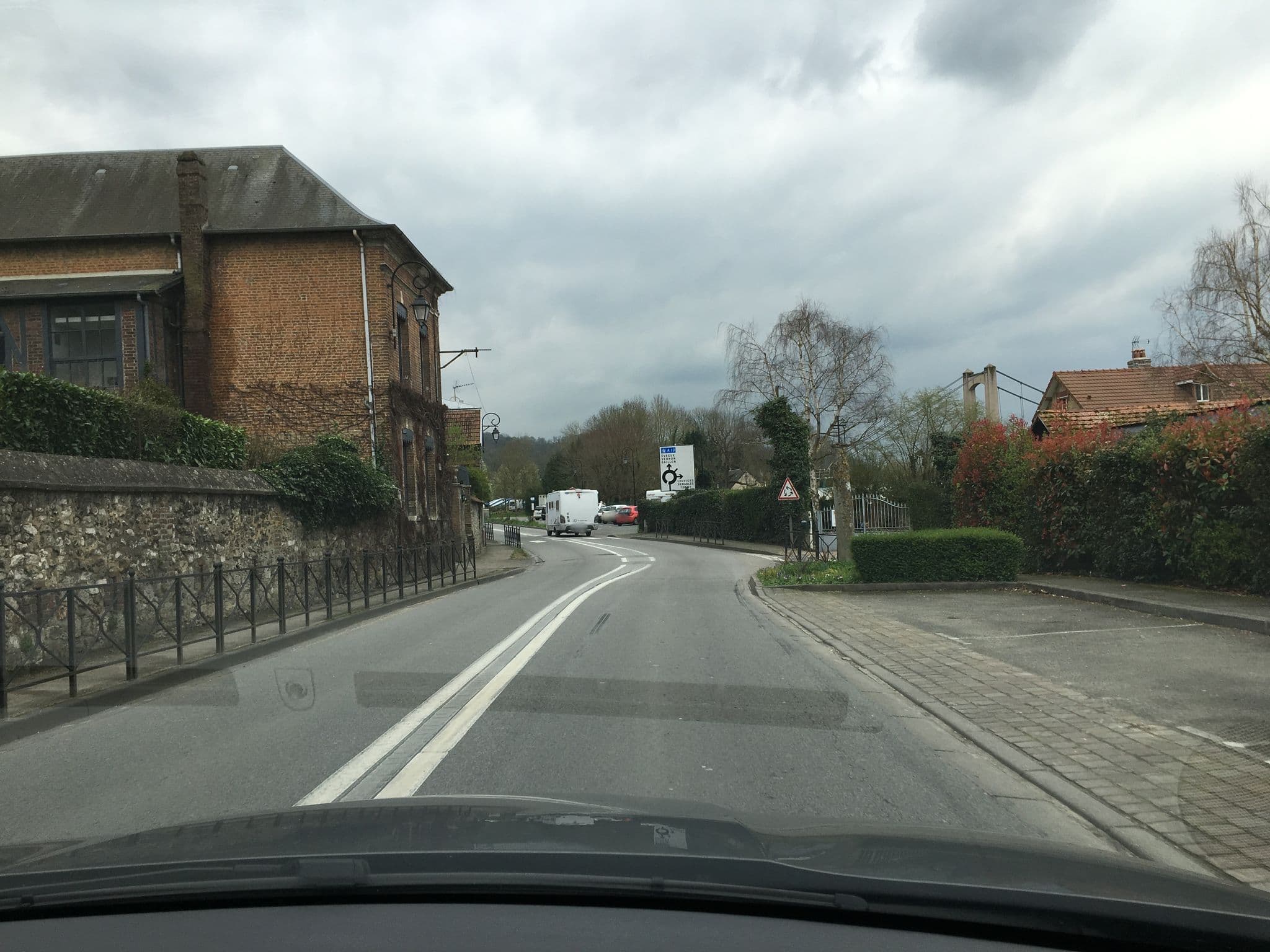 Street view near Villa du Vieux Château, Les Andelys — © df45 (CC BY-SA · Mapillary)