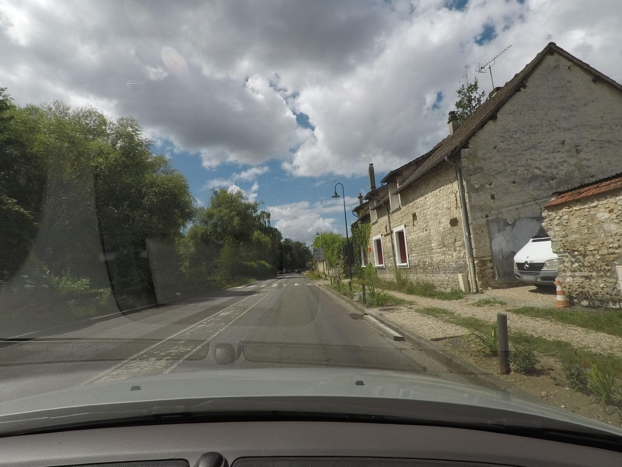 Street view near Givernel, Limetz-Villez — © maftieu (CC BY-SA · Mapillary)