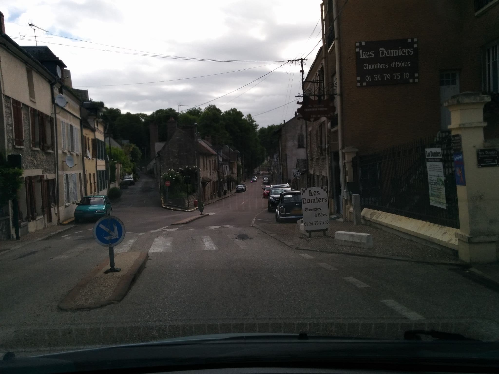 Street view near Chambres d'hôtes les Damiers, Gasny — © moktarama (CC BY-SA · Mapillary)