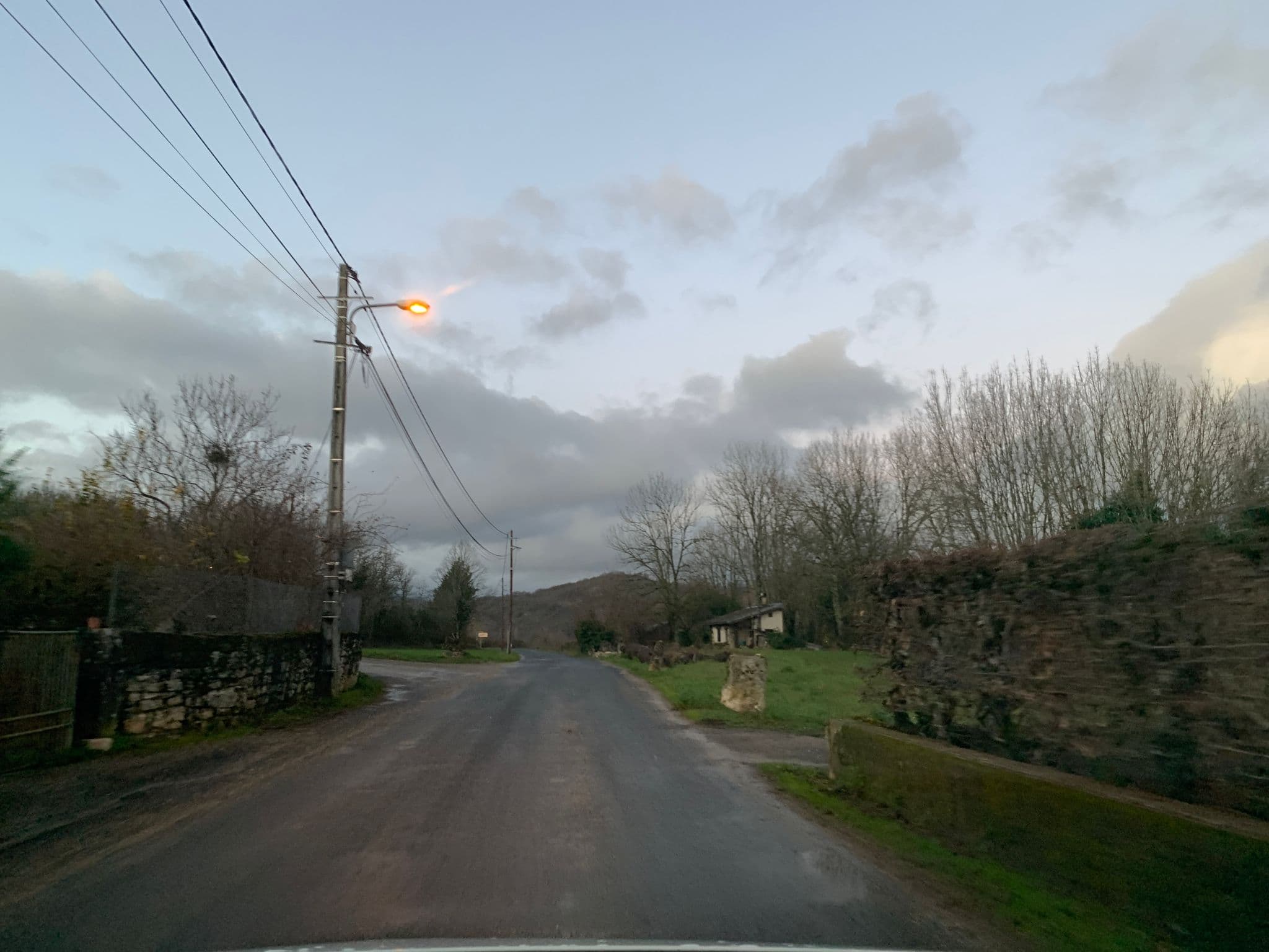 Street view near L'écureuil du Bugey, Virieu-le-Grand — © thepriben (CC BY-SA · Mapillary)