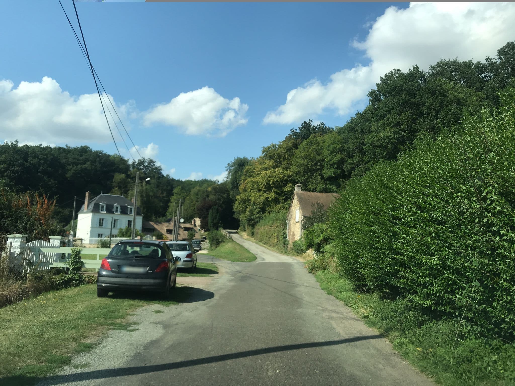 Street view near La Grenelle, Houlbec-Cocherel — © unmap (CC BY-SA · Mapillary)