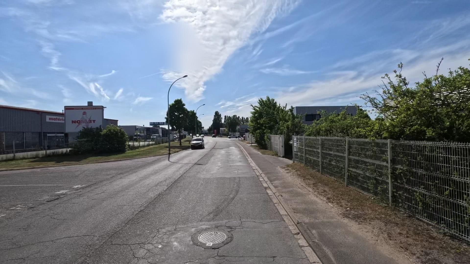 Street view near Lemon Fonds, Dreux — © bct (CC BY-SA · Mapillary)