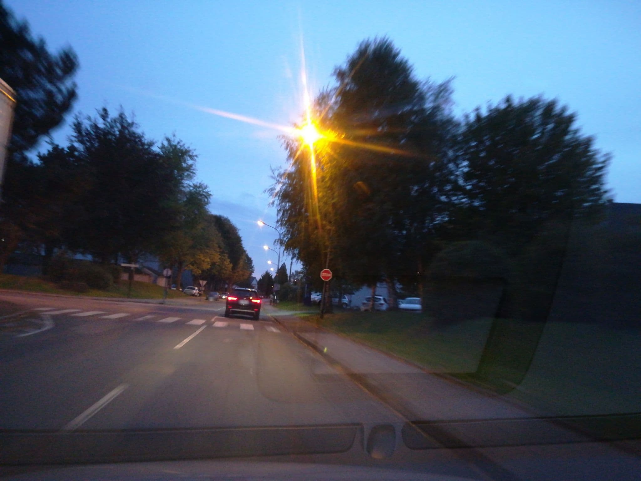 Street view near The Originals City, Mont-Saint-Aignan — © maftieu (CC BY-SA · Mapillary)