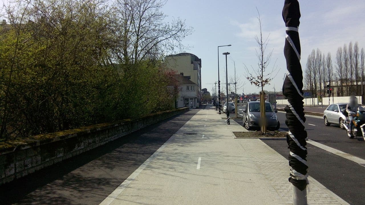 Street view near Le Cottage Flaubert, Rouen — © gwenj (CC BY-SA · Mapillary)