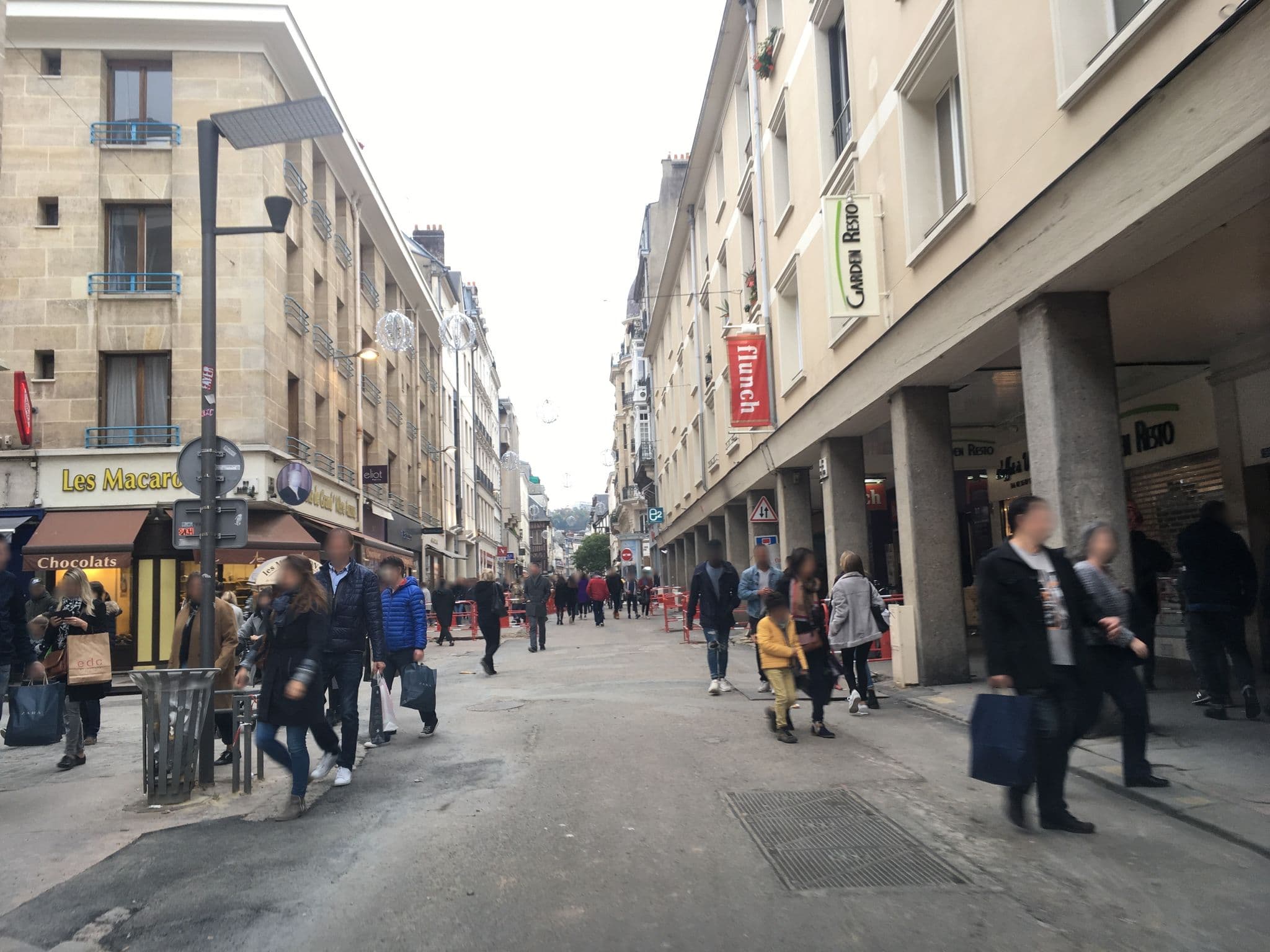 Street view near een bed in frankrijk, Rouen — © unmap (CC BY-SA · Mapillary)