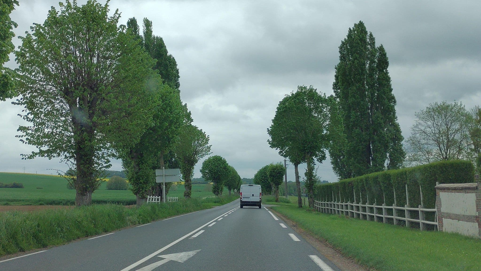 Street view near Les Yourtes De Serionfaine, Sérifontaine — © didier2020 (CC BY-SA · Mapillary)
