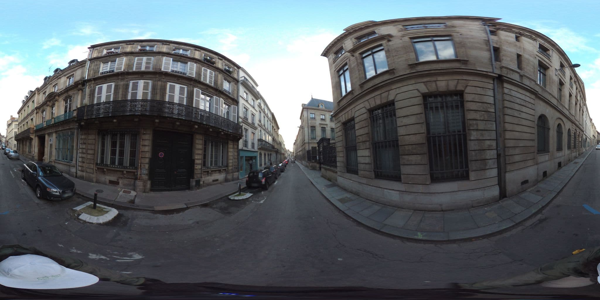 Street view near Hôtel de Rouen, Rouen — © geovelo (CC BY-SA · Mapillary)