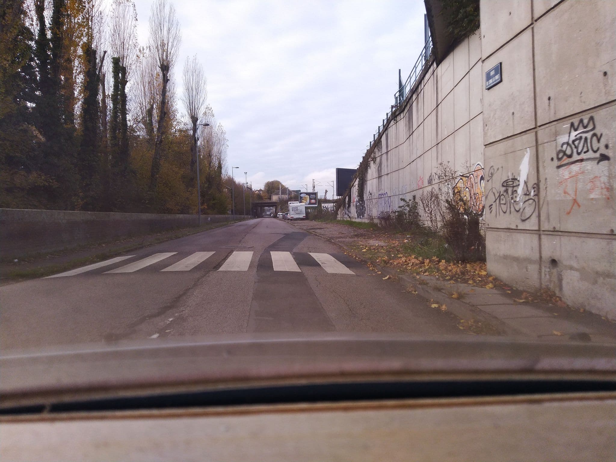 Street view near Résidence d'Arc 4, Rouen — © plumf (CC BY-SA · Mapillary)