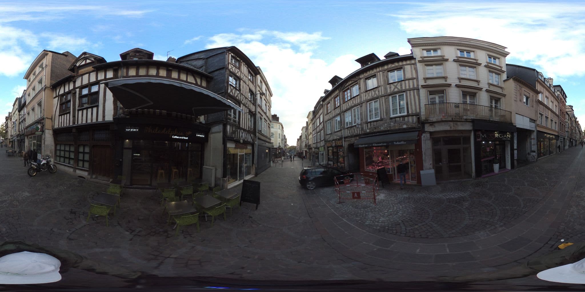 Street view near Le grand cauchois, Rouen — © geovelo (CC BY-SA · Mapillary)