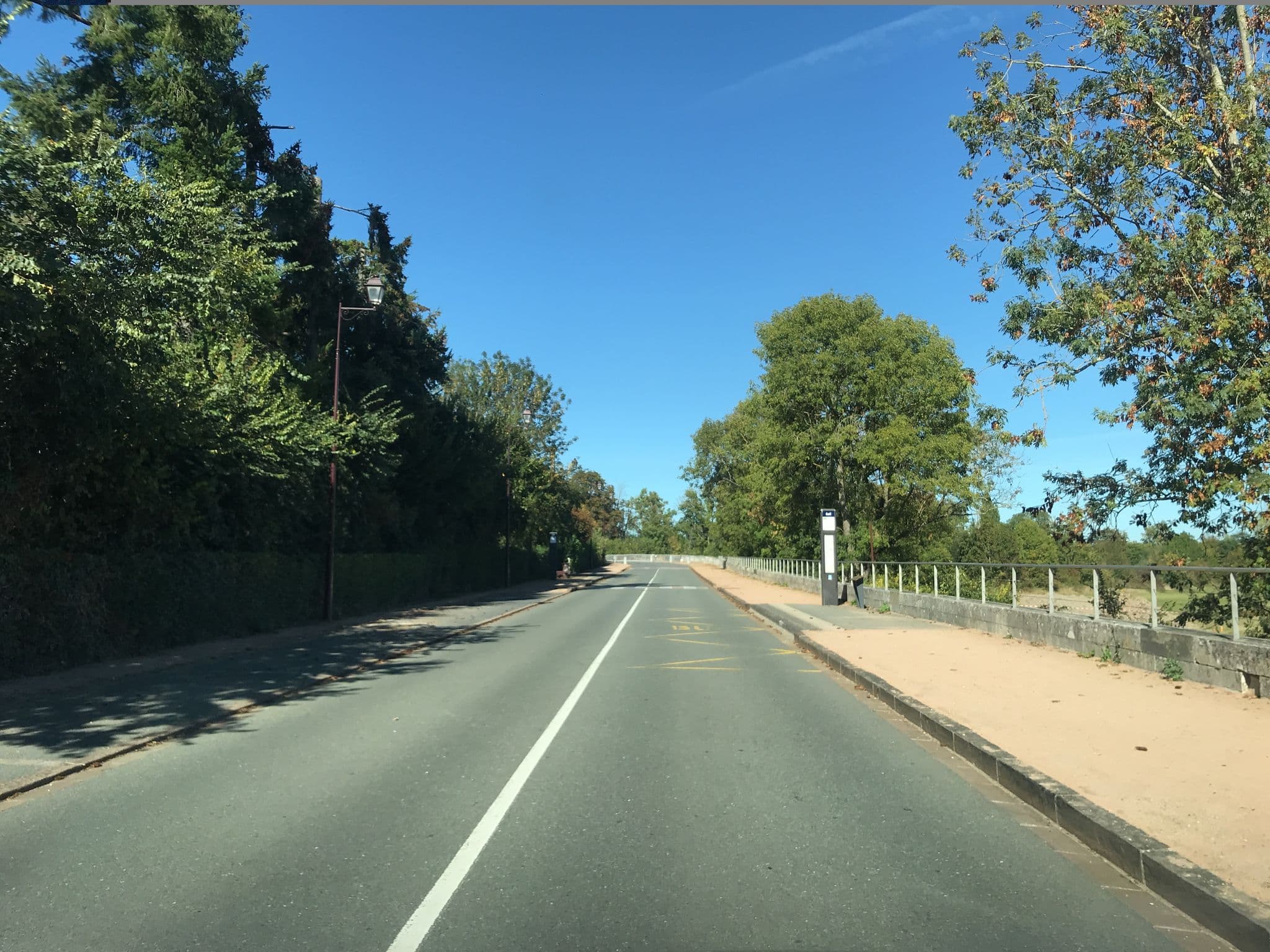 Street view near Hotel Du Golf, Le Vaudreuil — © unmap (CC BY-SA · Mapillary)