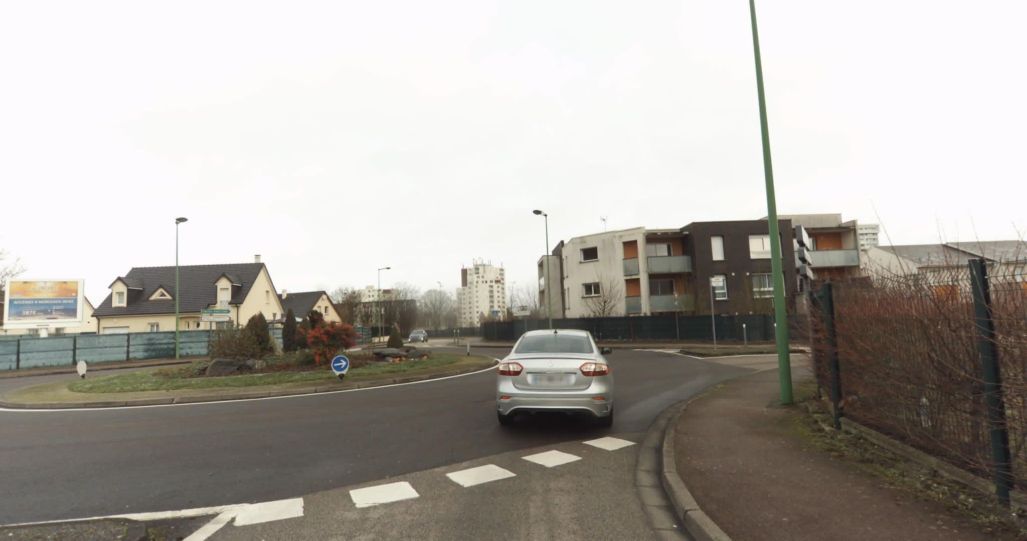 Street view near Adoma, Le Grand-Quevilly — © sogefi (CC BY-SA · Mapillary)