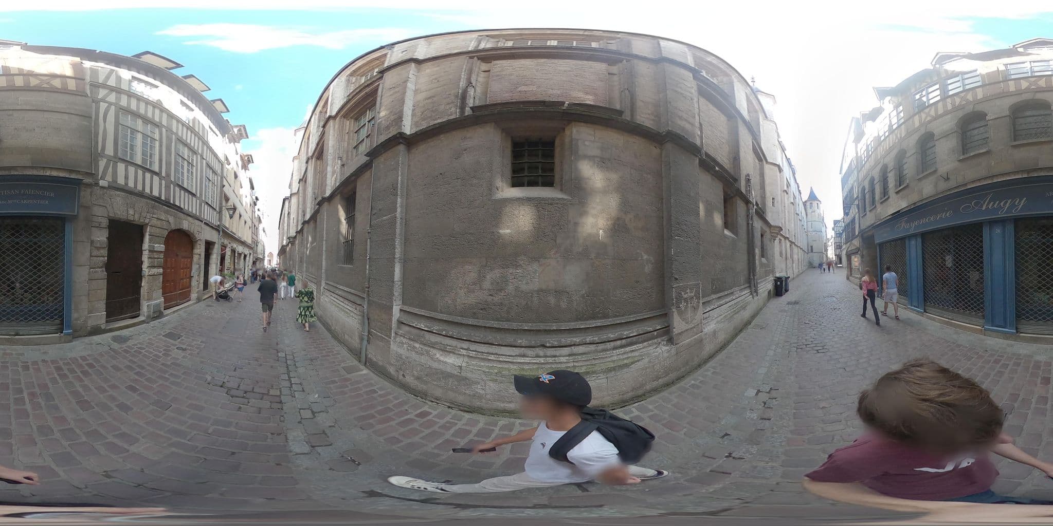 Street view near La petite suite, Rouen — © RemiSimonnin (CC BY-SA · Mapillary)