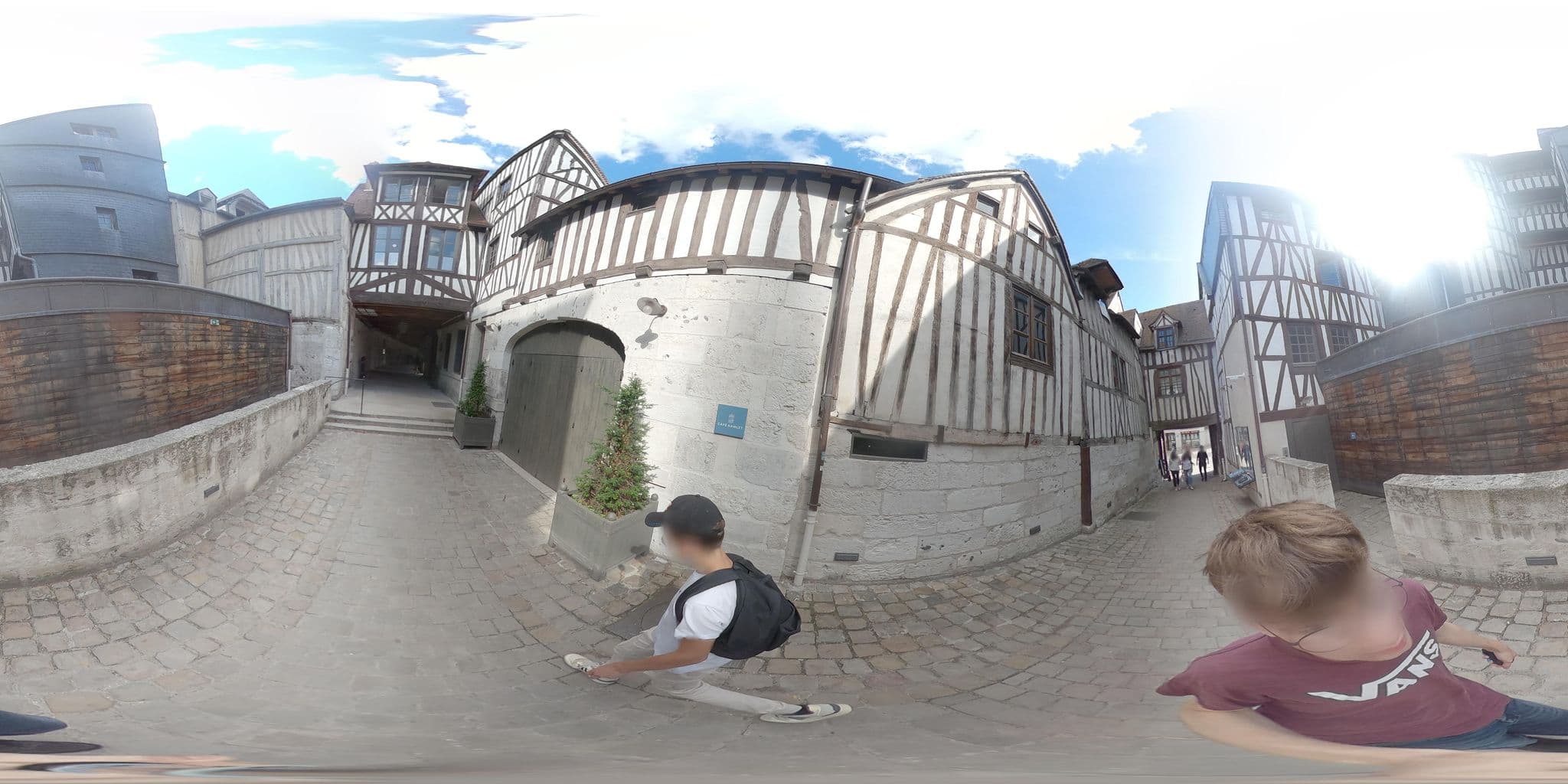 Street view near Chambres D'hôtes Au Micocoulier, Rouen — © RemiSimonnin (CC BY-SA · Mapillary)