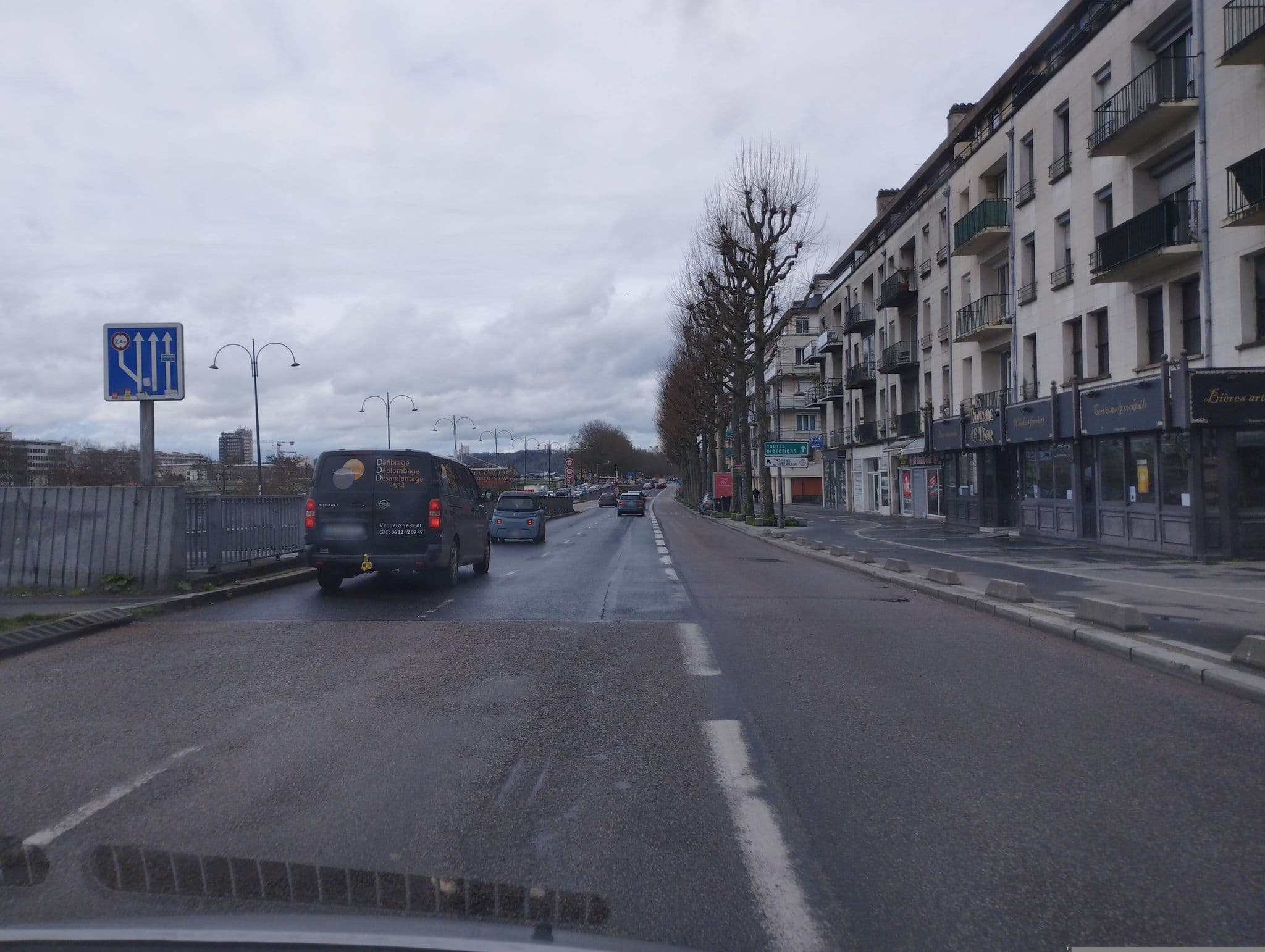 Street view near Rouen Hôtelinvest, Rouen — © kritic (CC BY-SA · Mapillary)
