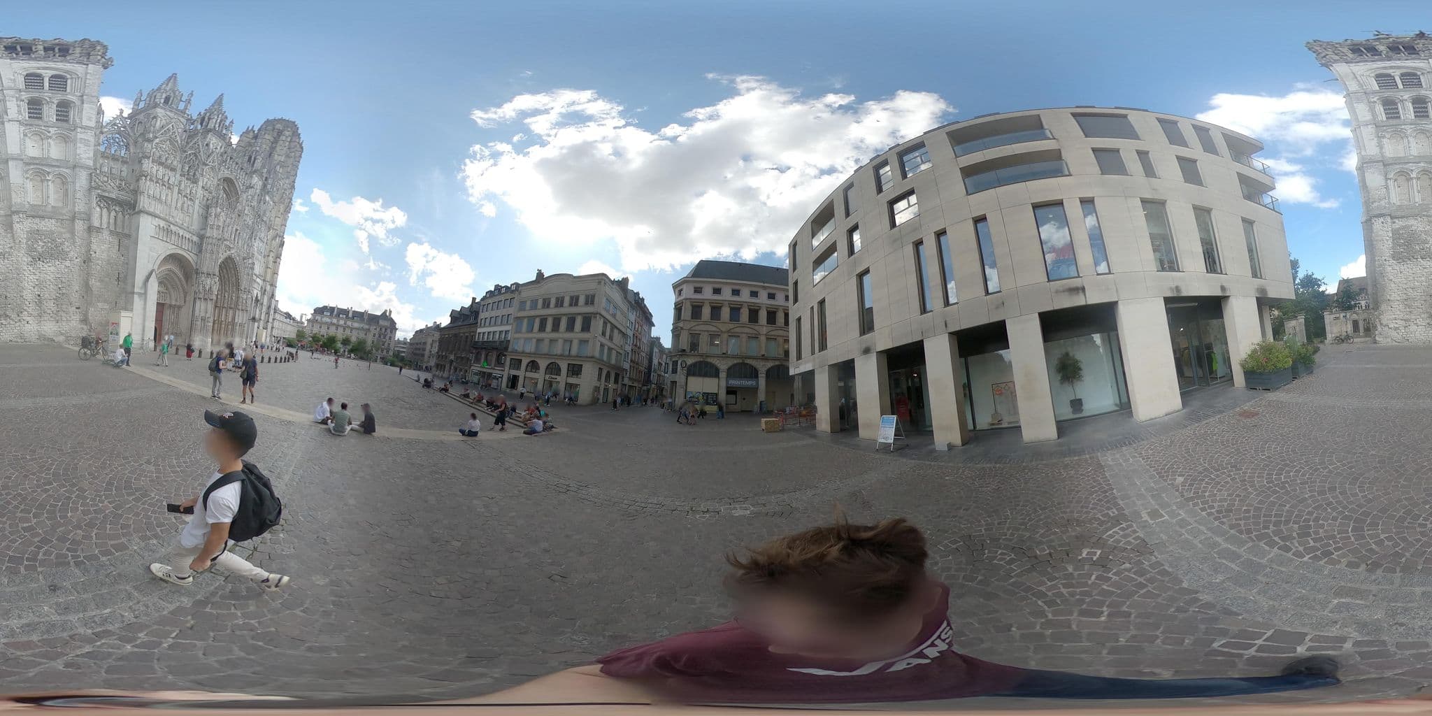 Street view near Amber en Esthée's place, Rouen — © RemiSimonnin (CC BY-SA · Mapillary)