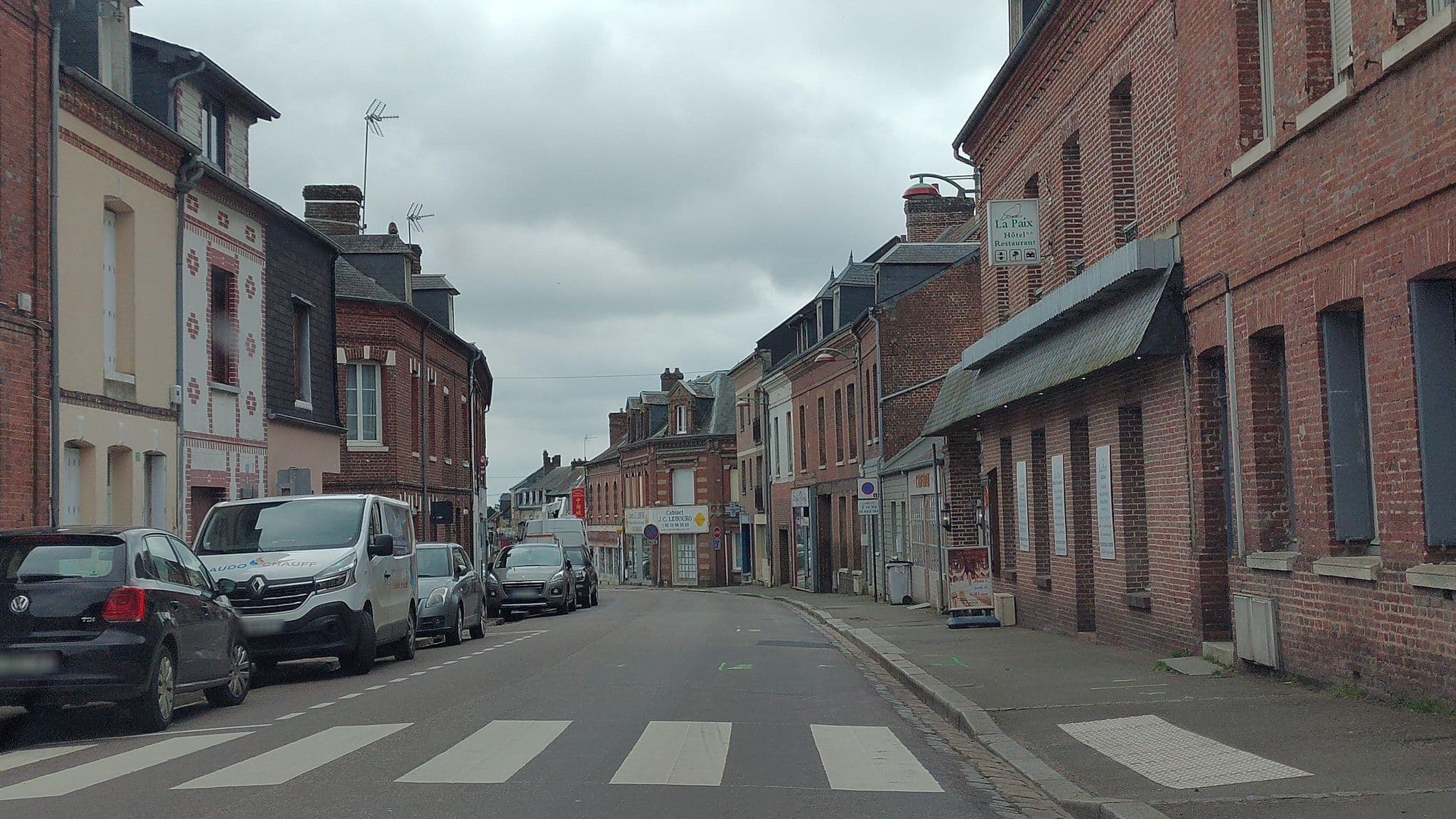 Street view near Domaine de Bourriquet, Forges-les-Eaux — © didier2020 (CC BY-SA · Mapillary)