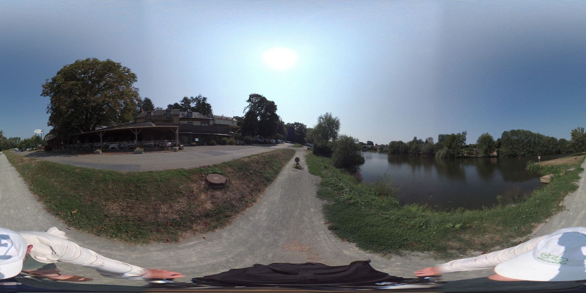 Street view near Logis Hôtel Restaurant Beau Rivage, Moulay — © geovelo (CC BY-SA · Mapillary)