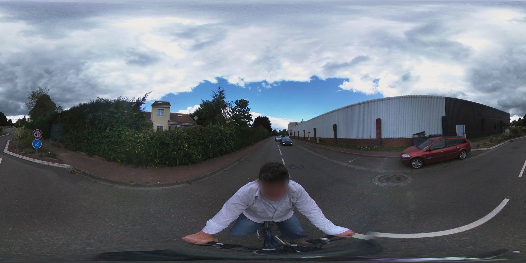 Street view near Sci Bns, Coignières — © geovelo (CC BY-SA · Mapillary)