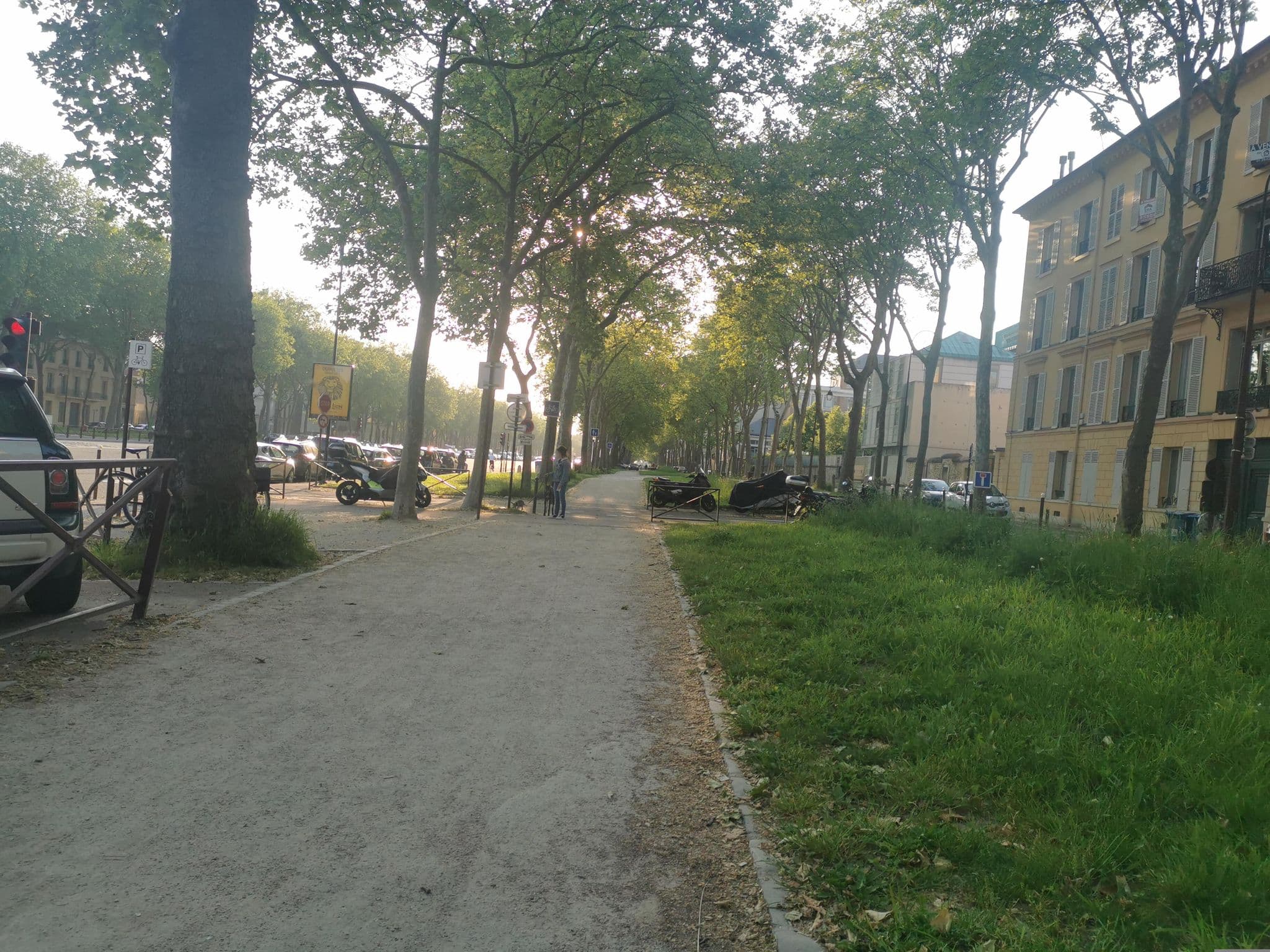 Street view near L'Orangerie White-Palacio, Versailles — © tartine78 (CC BY-SA · Mapillary)