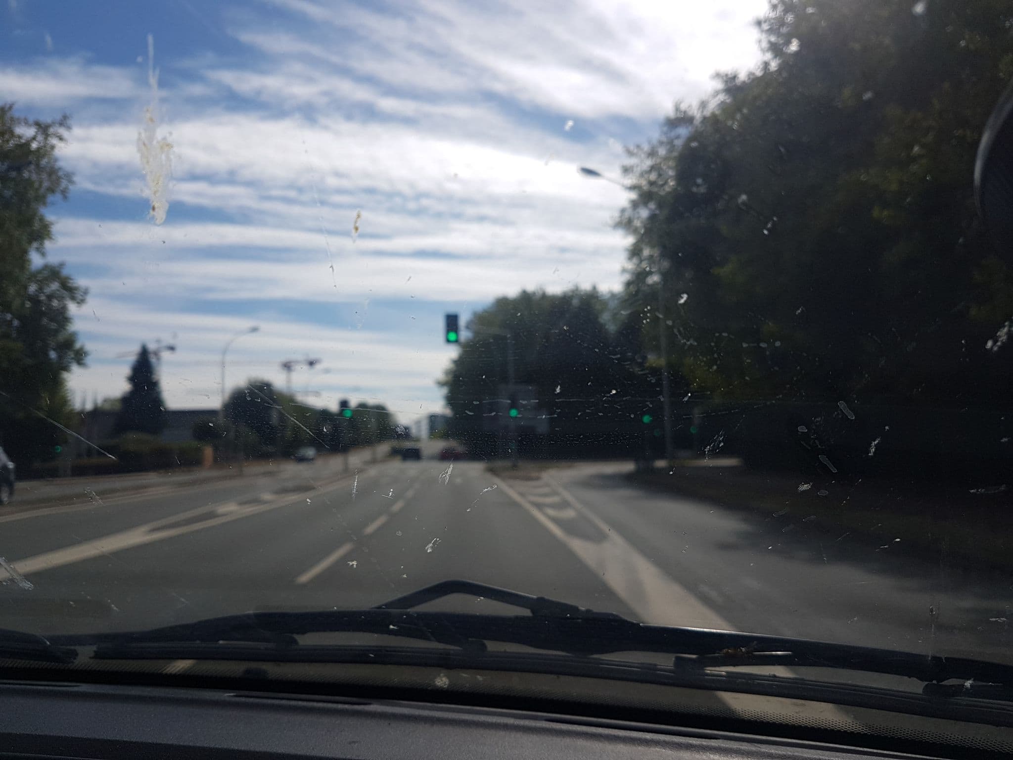Street view near Best Western Paris Saint-Quentin, Bois-d'Arcy — © globeur (CC BY-SA · Mapillary)
