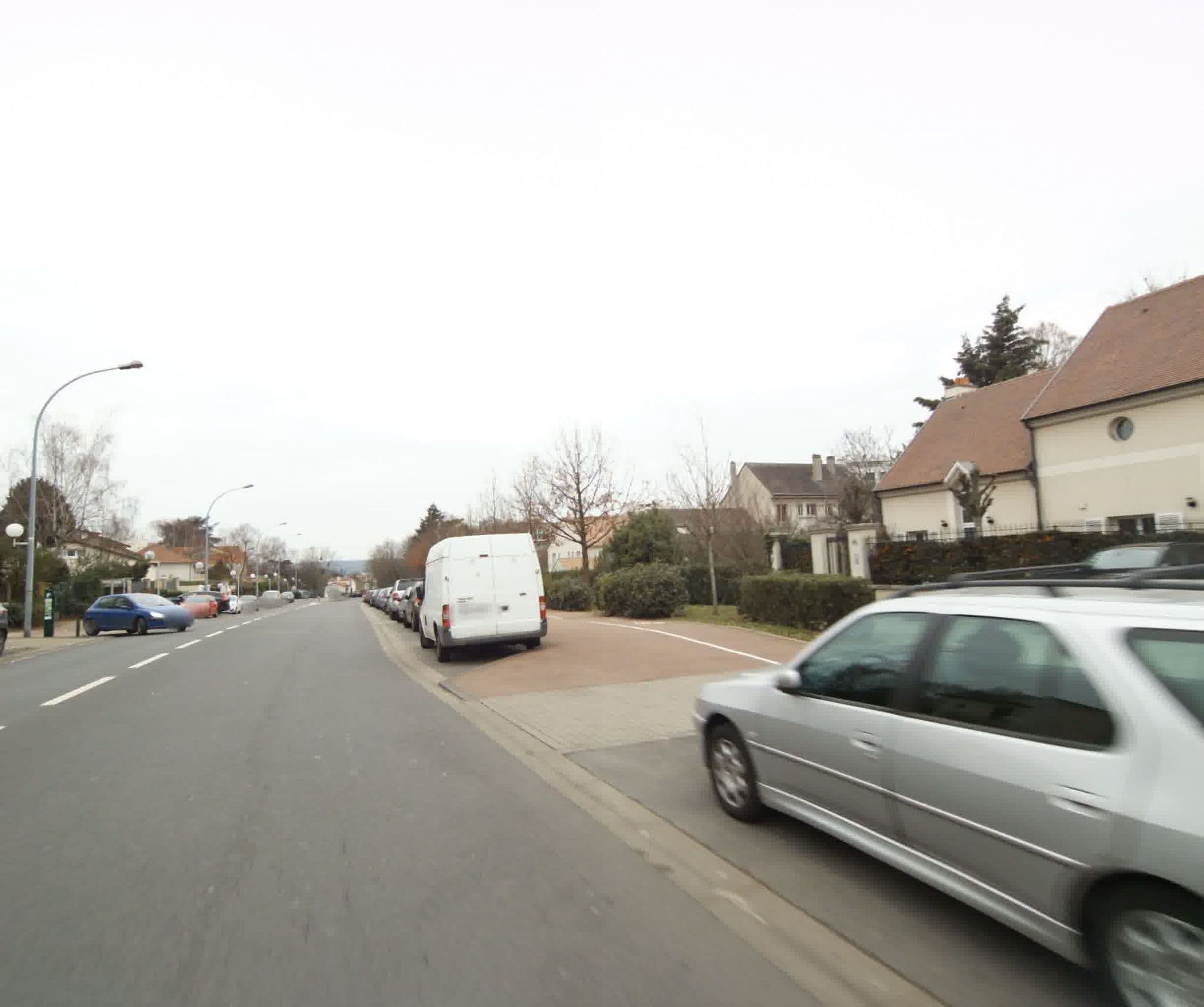 Street view near Hotel Rythme, Saint-Cloud — © sogefi (CC BY-SA · Mapillary)