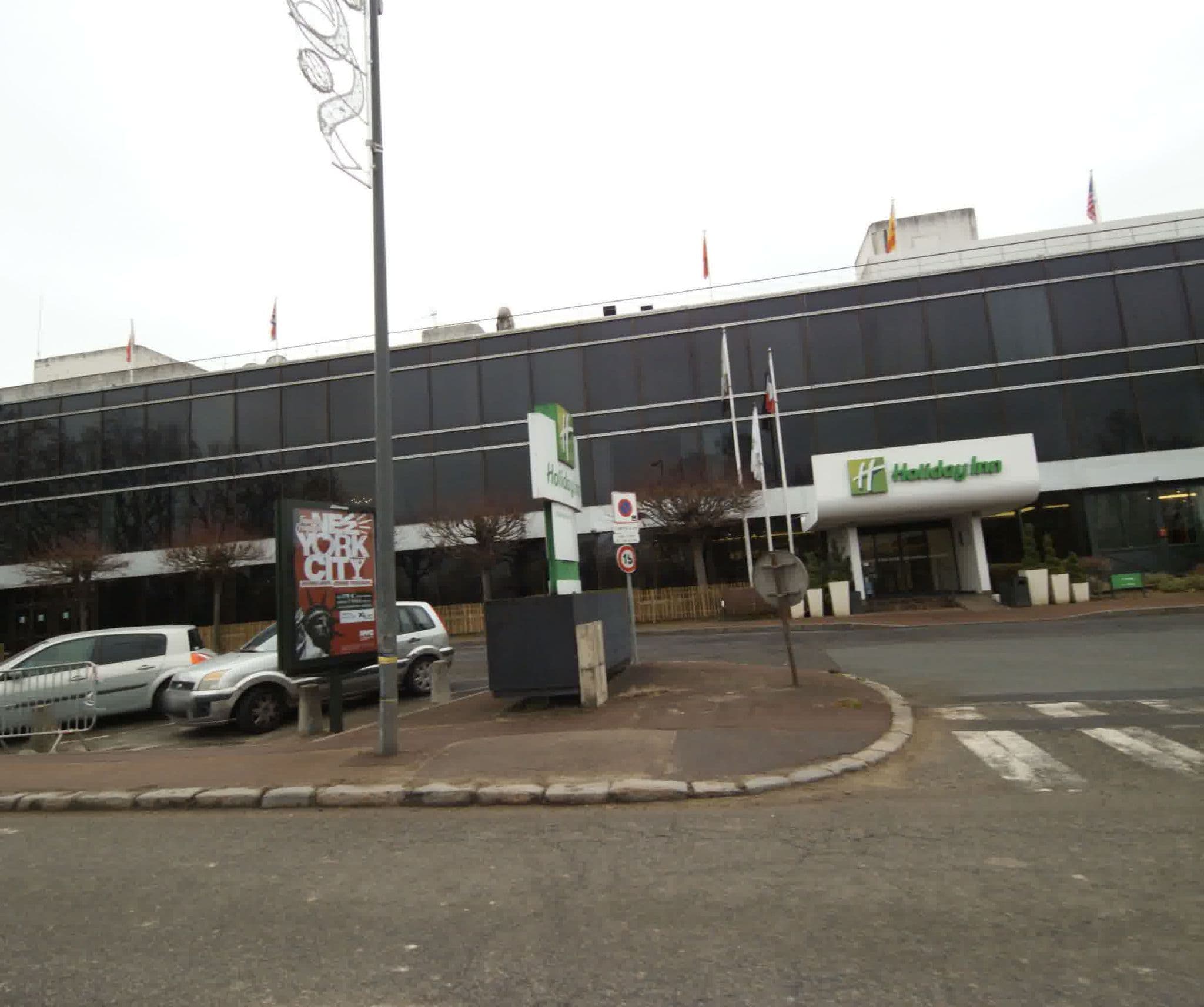 Street view near Holiday Inn, Bougival — © sogefi (CC BY-SA · Mapillary)
