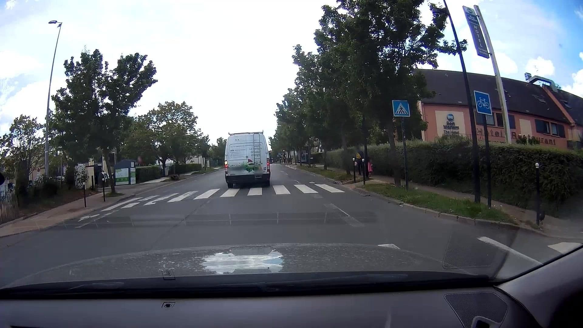Street view near Interhotel Amarys Buc, Buc — © micmin1972 (CC BY-SA · Mapillary)