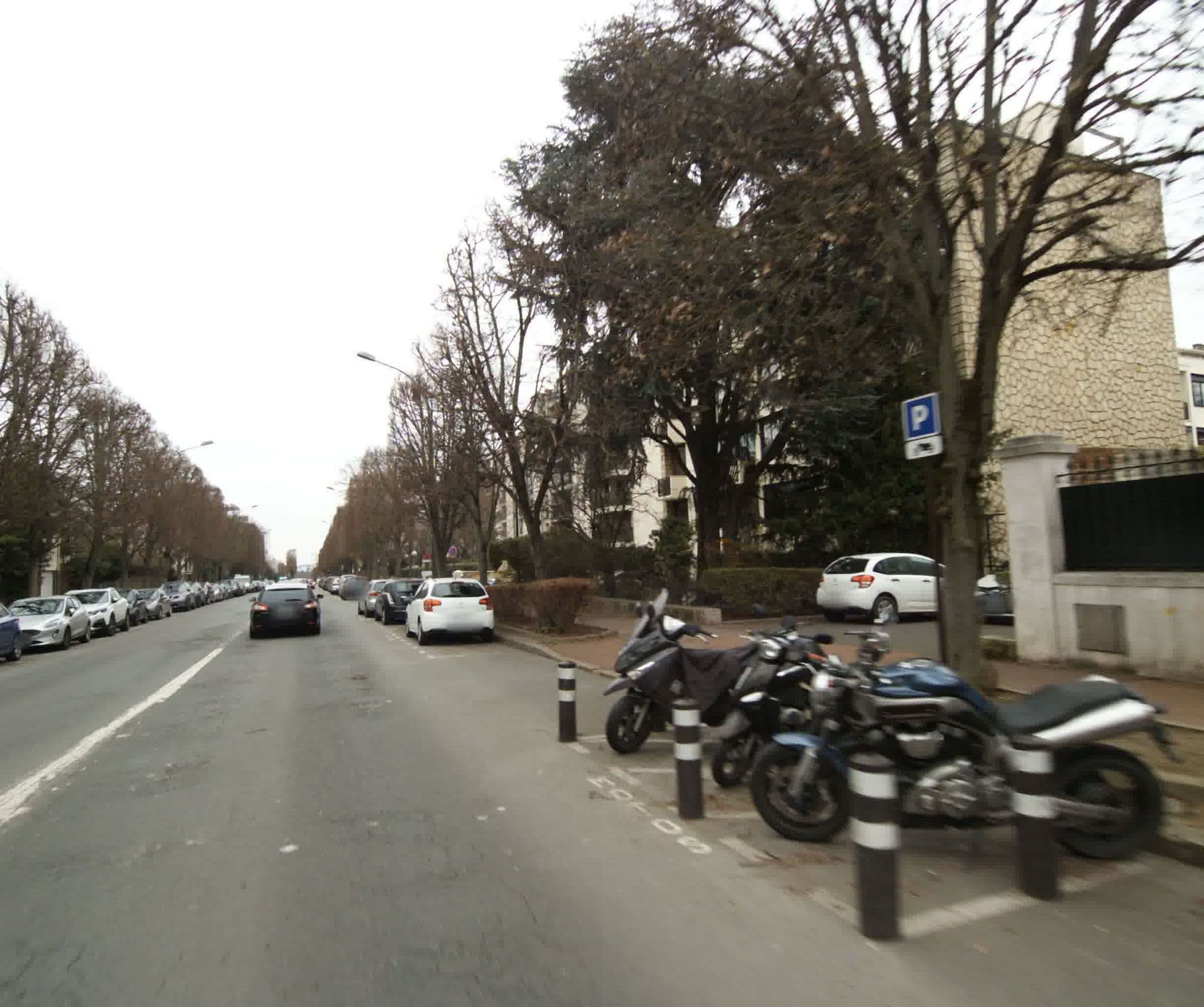Street view near Лё Кастель, Saint-Cloud — © sogefi (CC BY-SA · Mapillary)