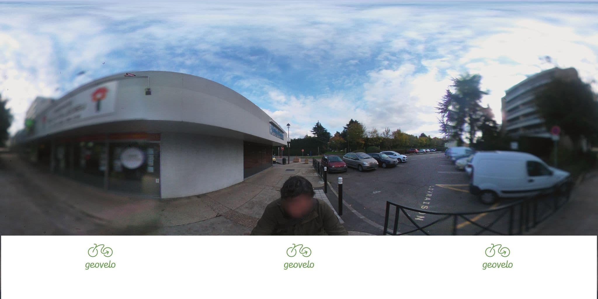 Street view near Selectour - Acanthe Voyages, Élancourt — © simon_geovelo (CC BY-SA · Mapillary)