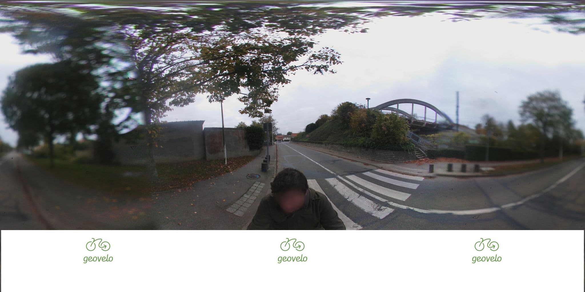 Street view near Adoma, La Verrière — © simon_geovelo (CC BY-SA · Mapillary)