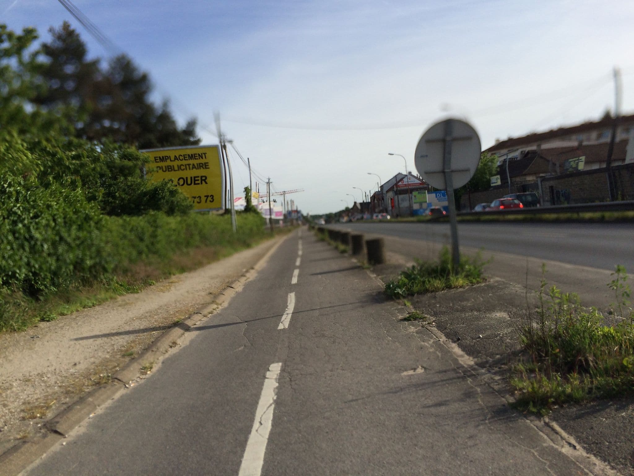 Street view near ibis Montlhéry Paris Sud, Montlhéry — © josmougn (CC BY-SA · Mapillary)