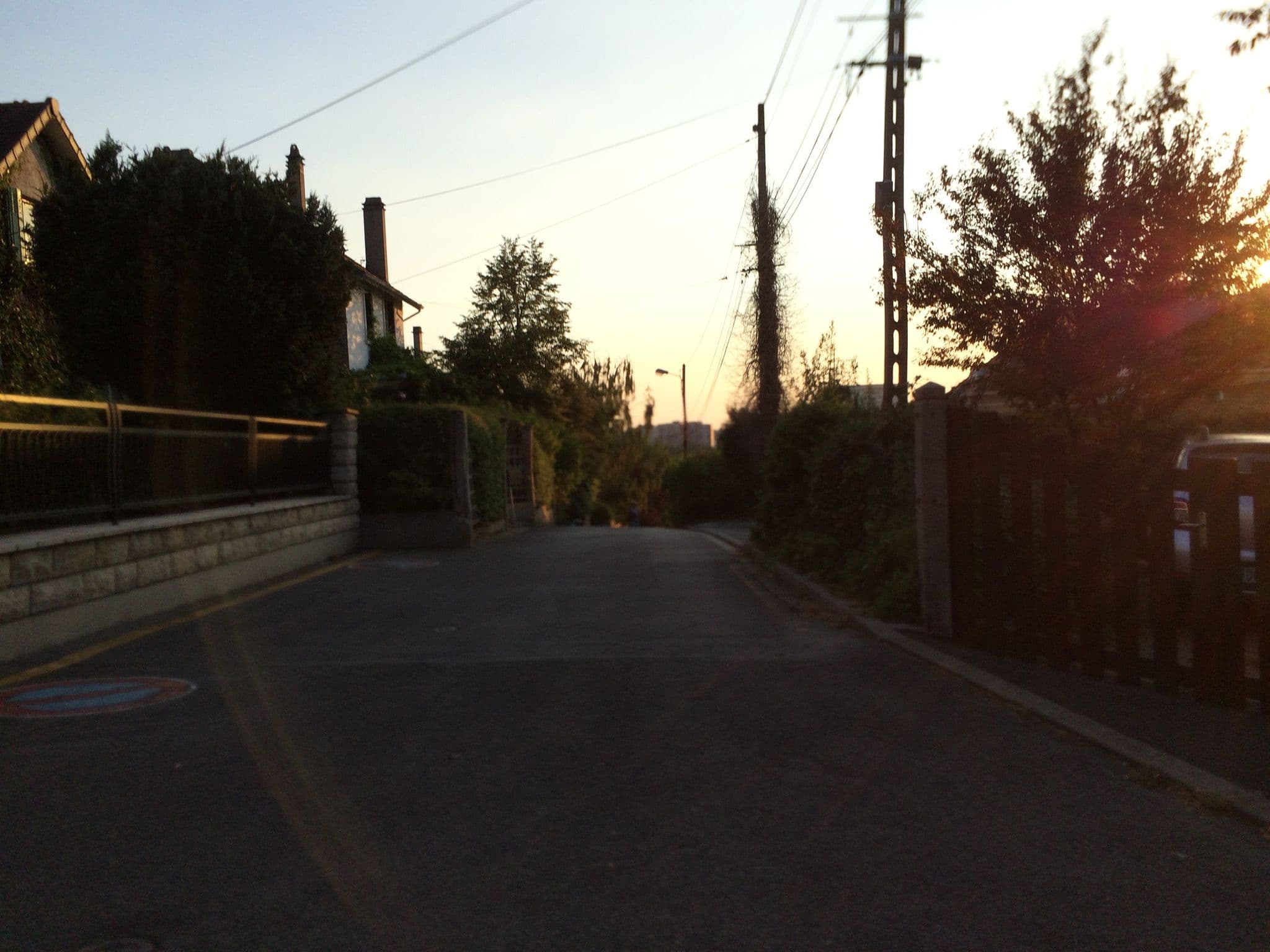 Street view near Maison RER Massy-Verrieres, Massy — © josmougn (CC BY-SA · Mapillary)