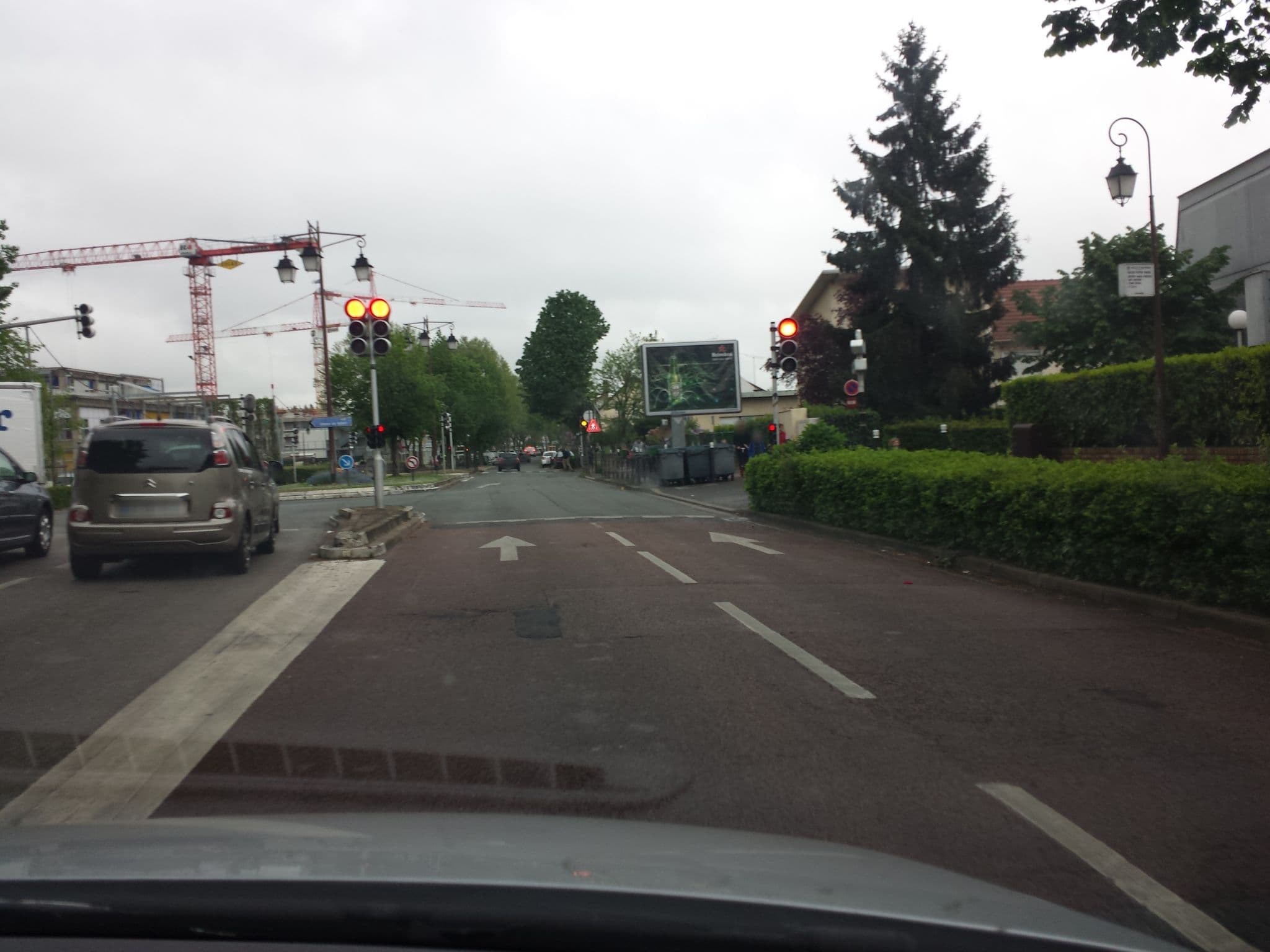 Street view near Circuit de Prévention Routière, Verrières-le-Buisson — © x_javier (CC BY-SA · Mapillary)