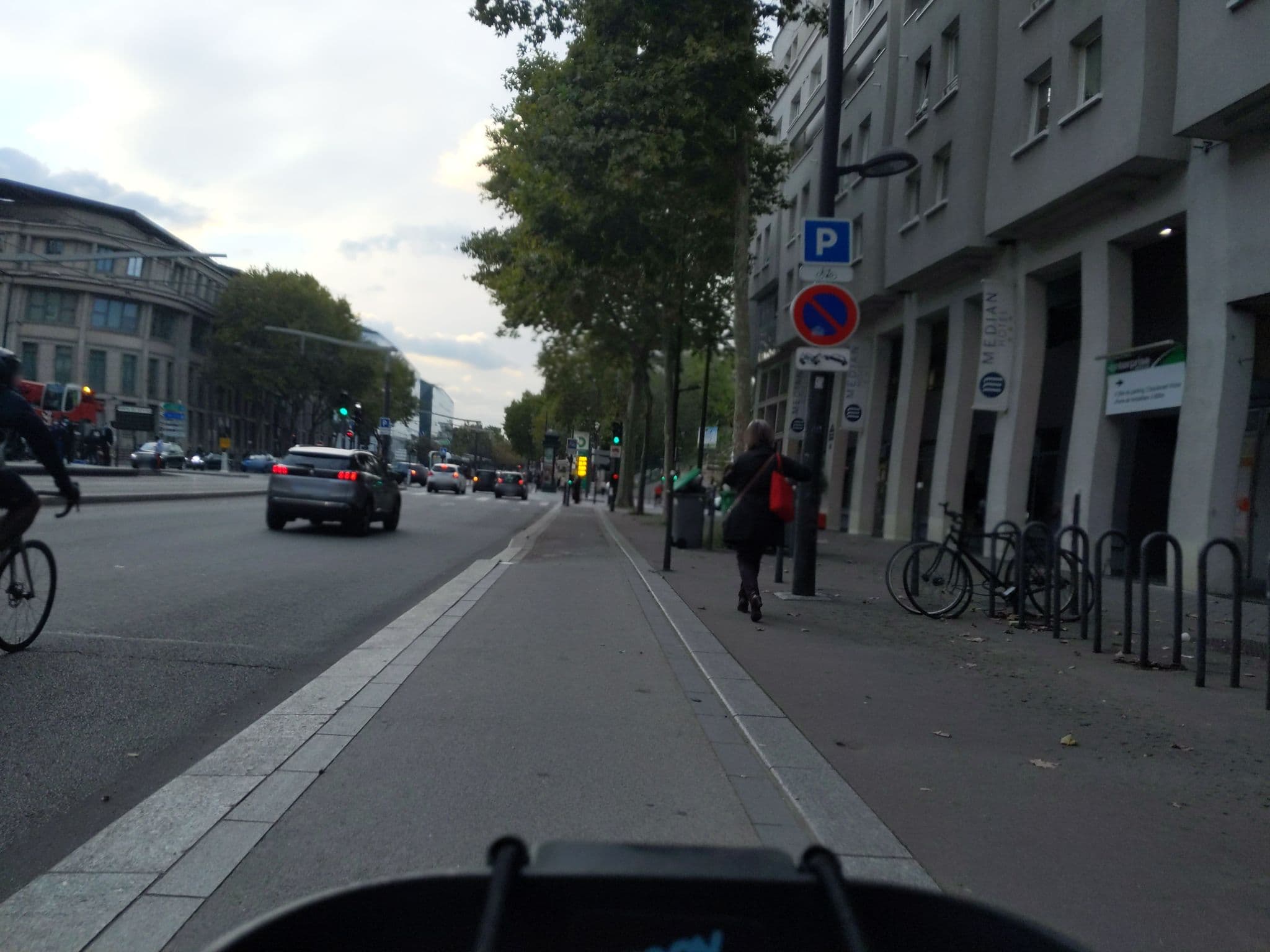 Street view near Kopster Hotel Paris Porte de Versailles, Vanves — © pvarry (CC BY-SA · Mapillary)