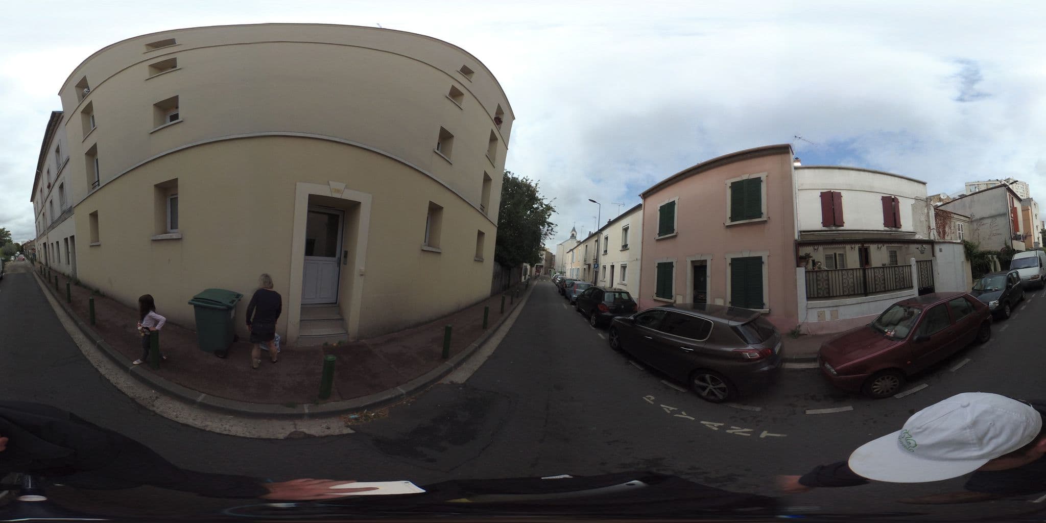 Street view near Hôtel Des Amis, Malakoff — © geovelo (CC BY-SA · Mapillary)