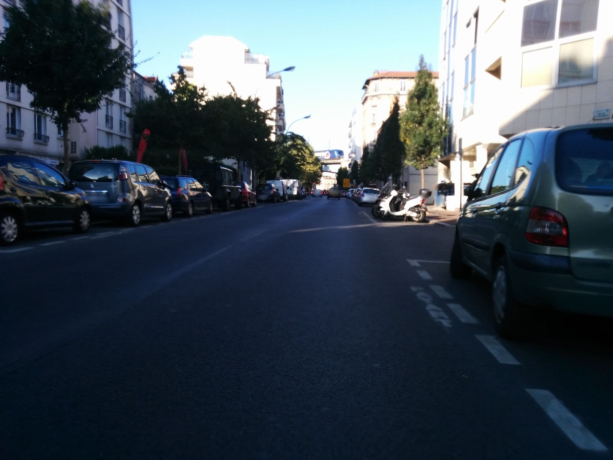 Street view near Alili Amar, Issy-les-Moulineaux — © guillaumerose (CC BY-SA · Mapillary)