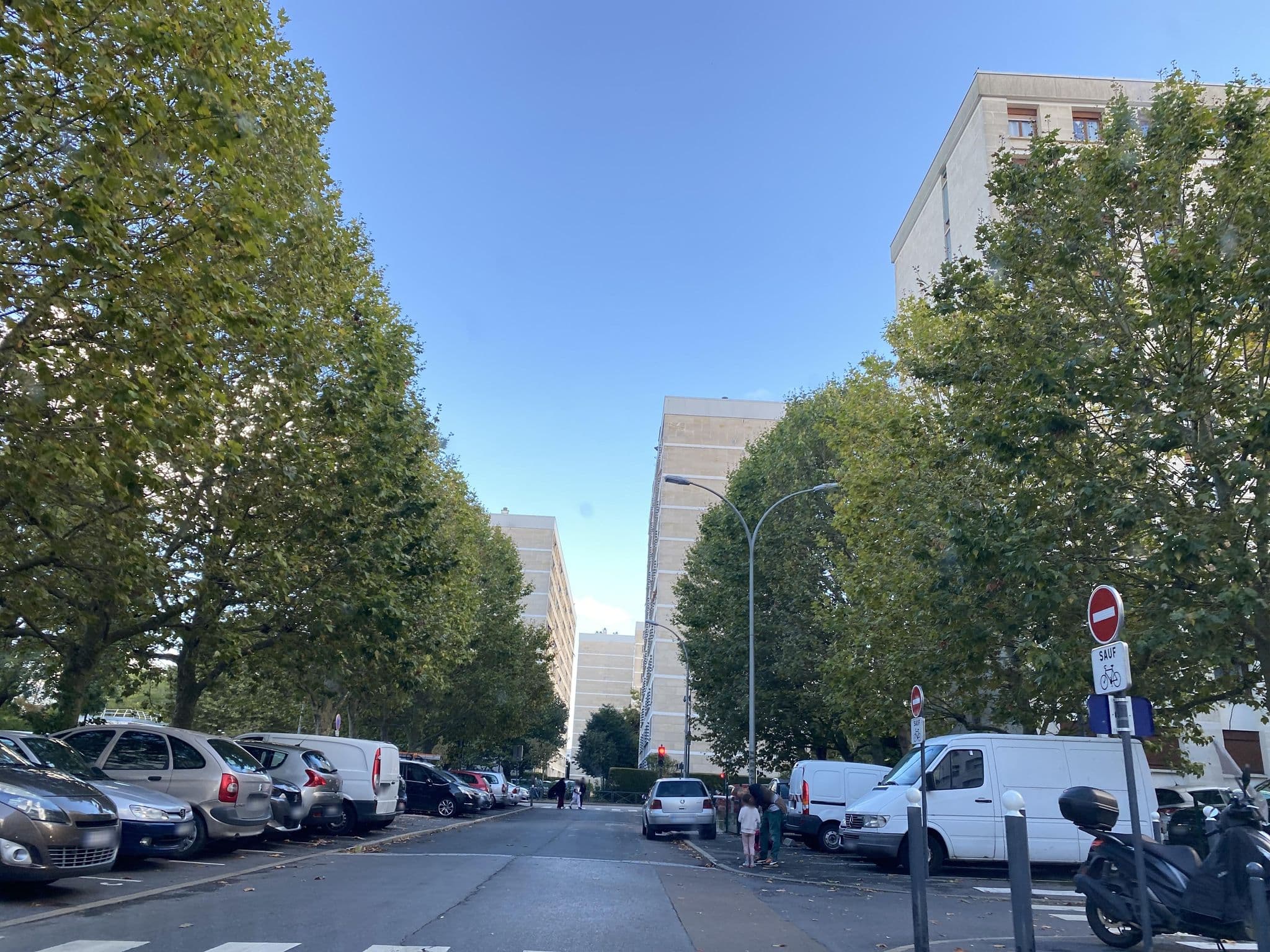 Street view near Centres de Loisirs Municipaux Michel Vignaud, Meudon-la-Forêt — © fpm (CC BY-SA · Mapillary)