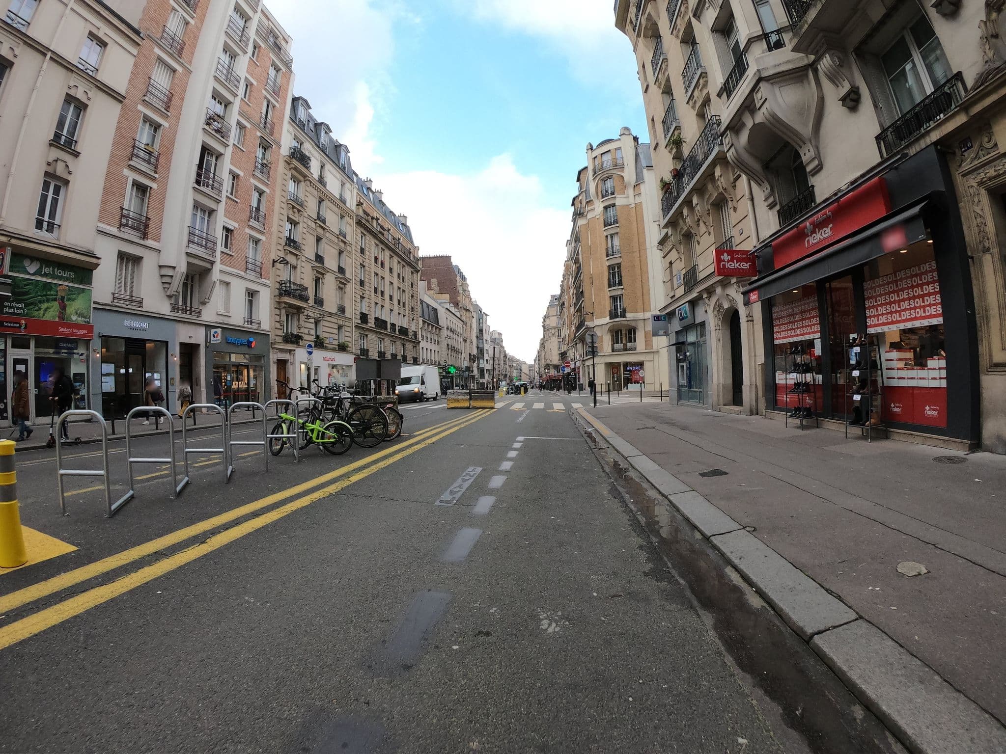 Street view near A.C.V, Paris 15 Vaugirard — © ywwwes (CC BY-SA · Mapillary)