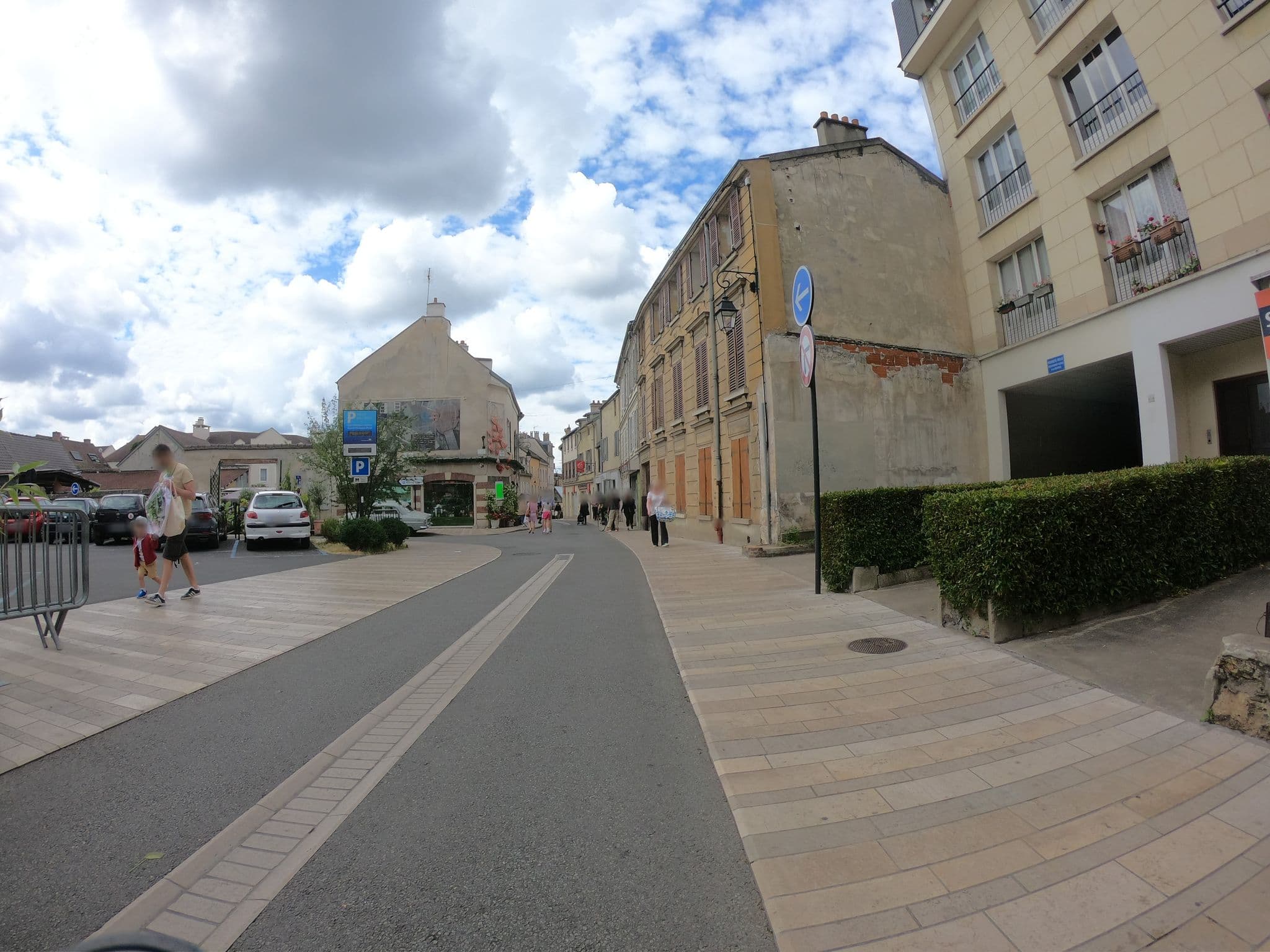 Street view near Selectour - Egide Voyages, Verrières-le-Buisson — © htonchia (CC BY-SA · Mapillary)