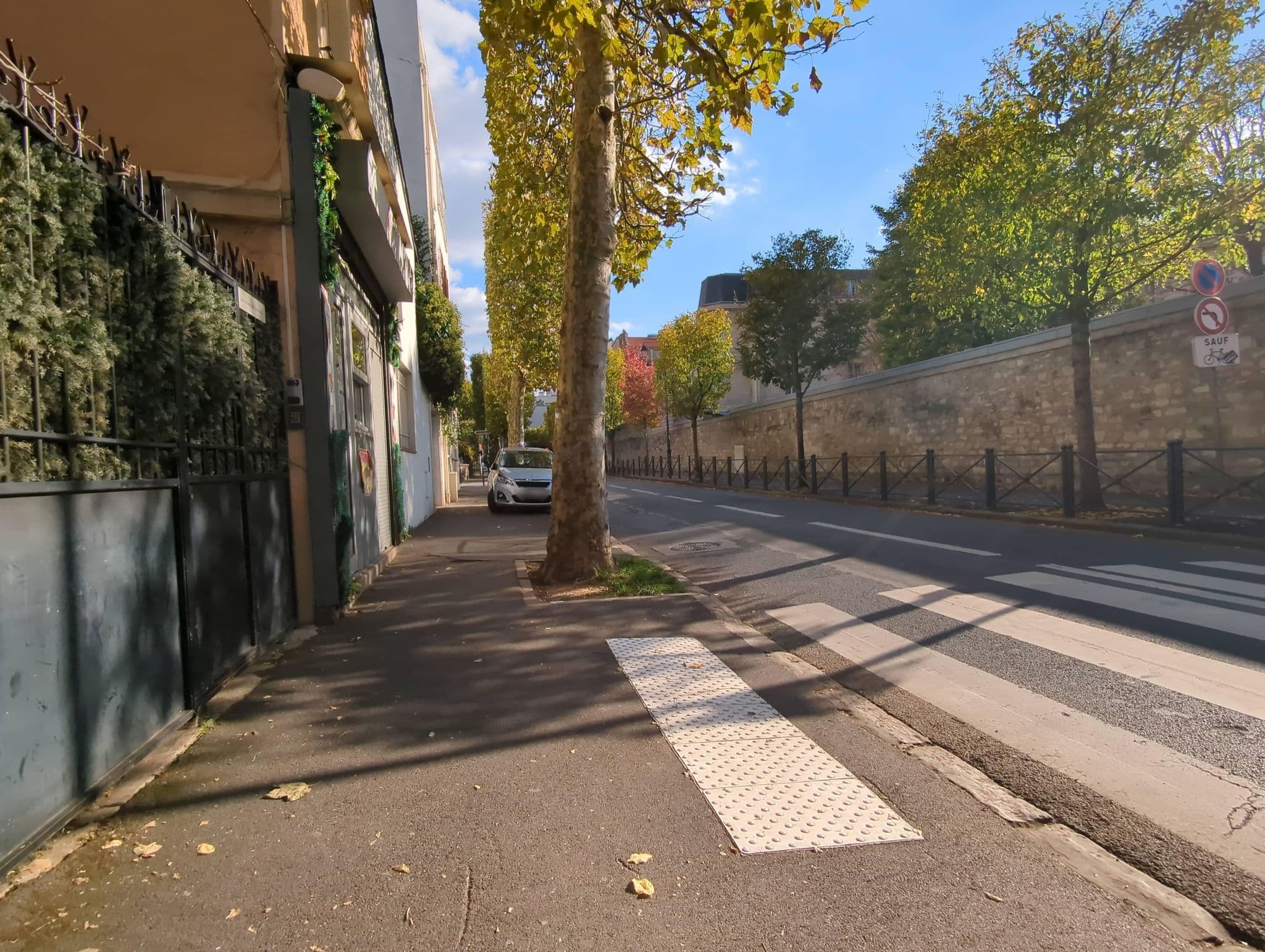 Street view near Les Suites Des Vanves, Vanves — © miguel_andrade (CC BY-SA · Mapillary)
