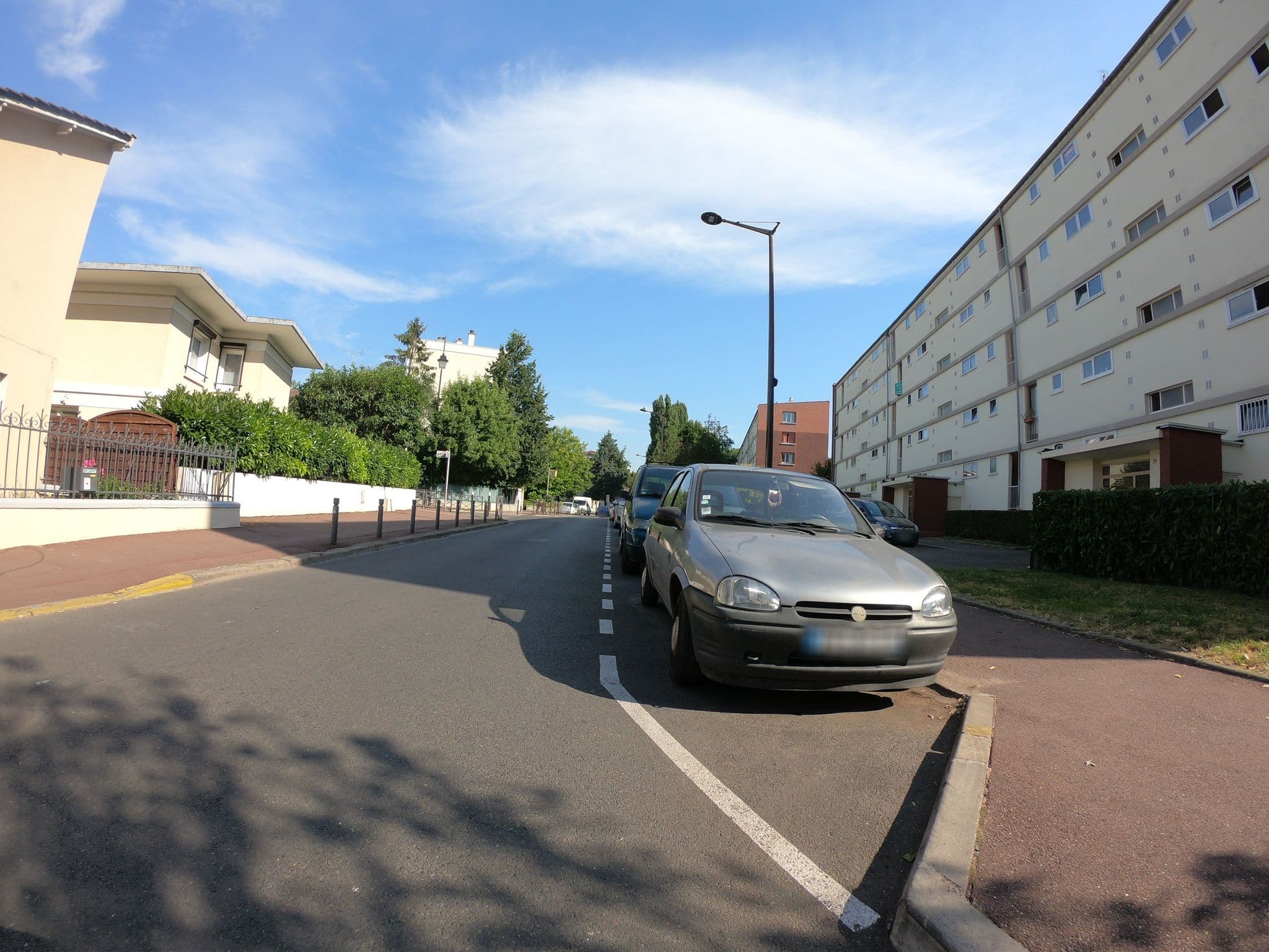 Street view near Centres Municipaux de Loisirs, Antony — © htonchia (CC BY-SA · Mapillary)