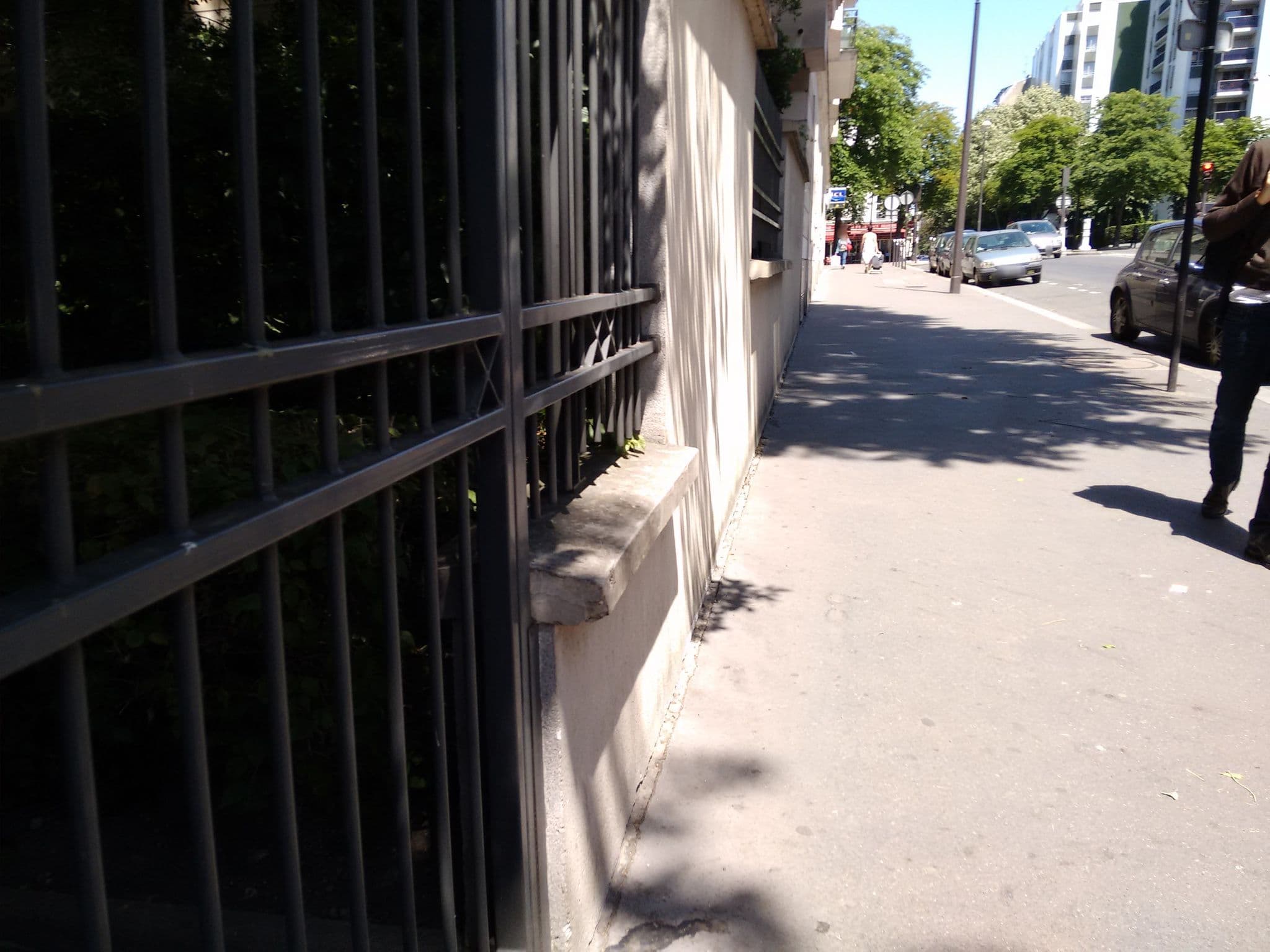 Street view near Hotel Rapsodia, Paris 15 Vaugirard — © jglacerda (CC BY-SA · Mapillary)