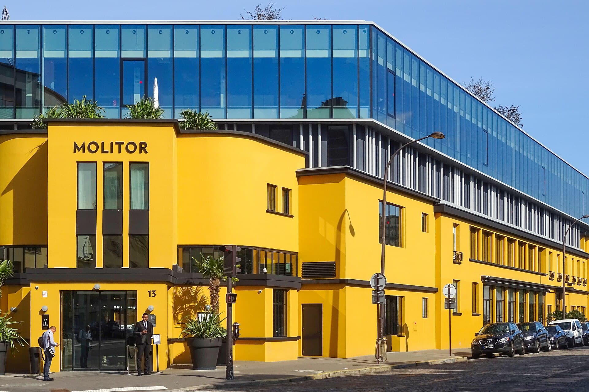 Molitor Hotel & Spa Paris MGallery Collection (via Wikimedia Commons, Public domain)