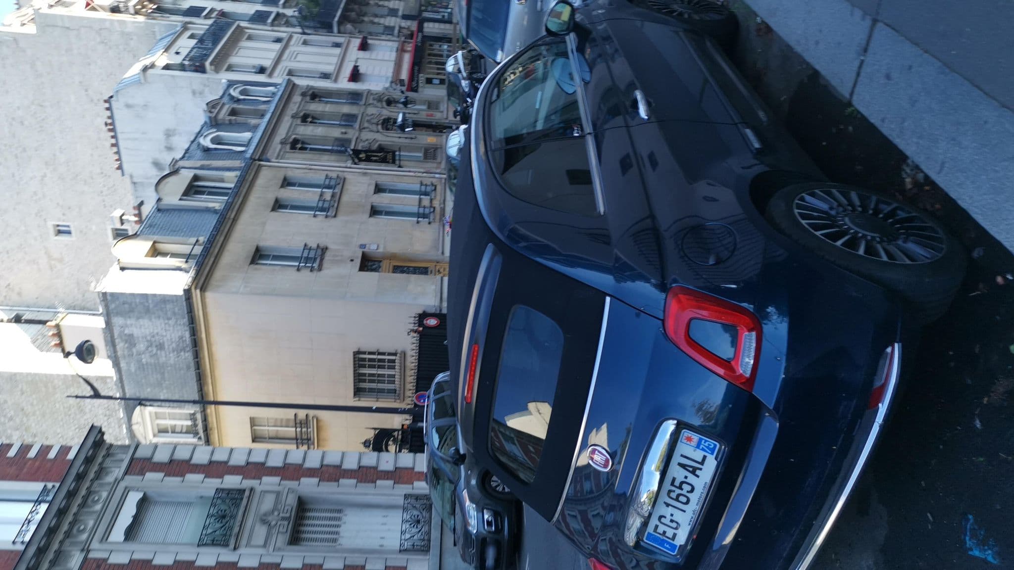 Street view near Hôtel Villa Glamour, Paris 16 Passy — © cyberbigor (CC BY-SA · Mapillary)